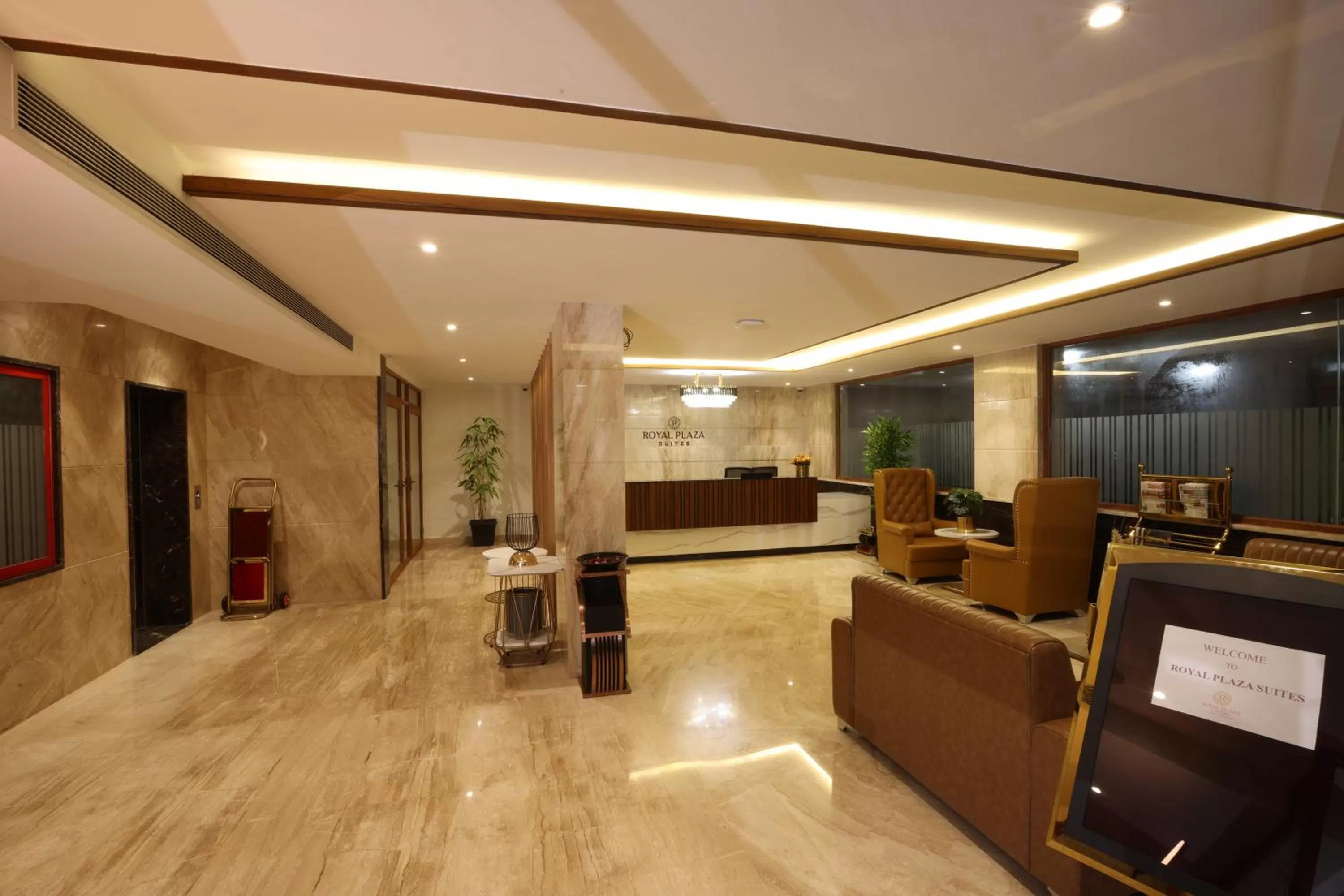 Lobby or reception in Royal Plaza Suites by RAK Rooms, Mangaluru