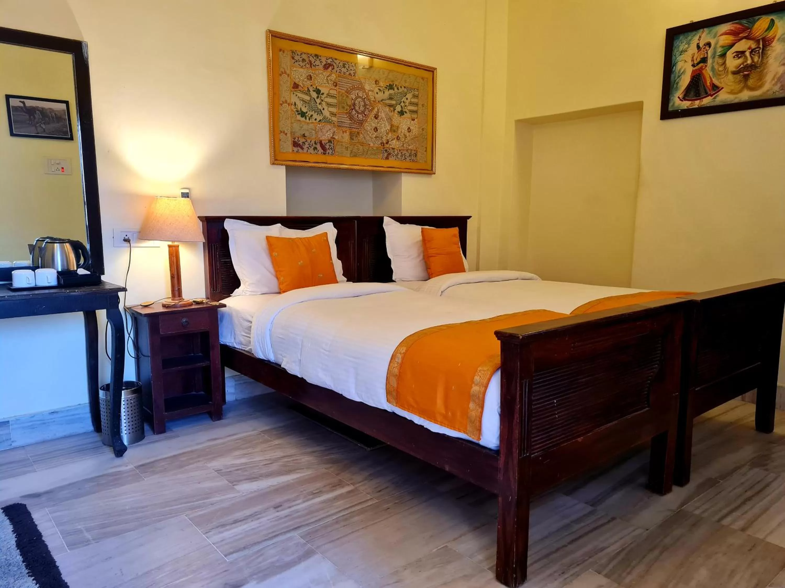 Bed in Hotel Shahi Garh