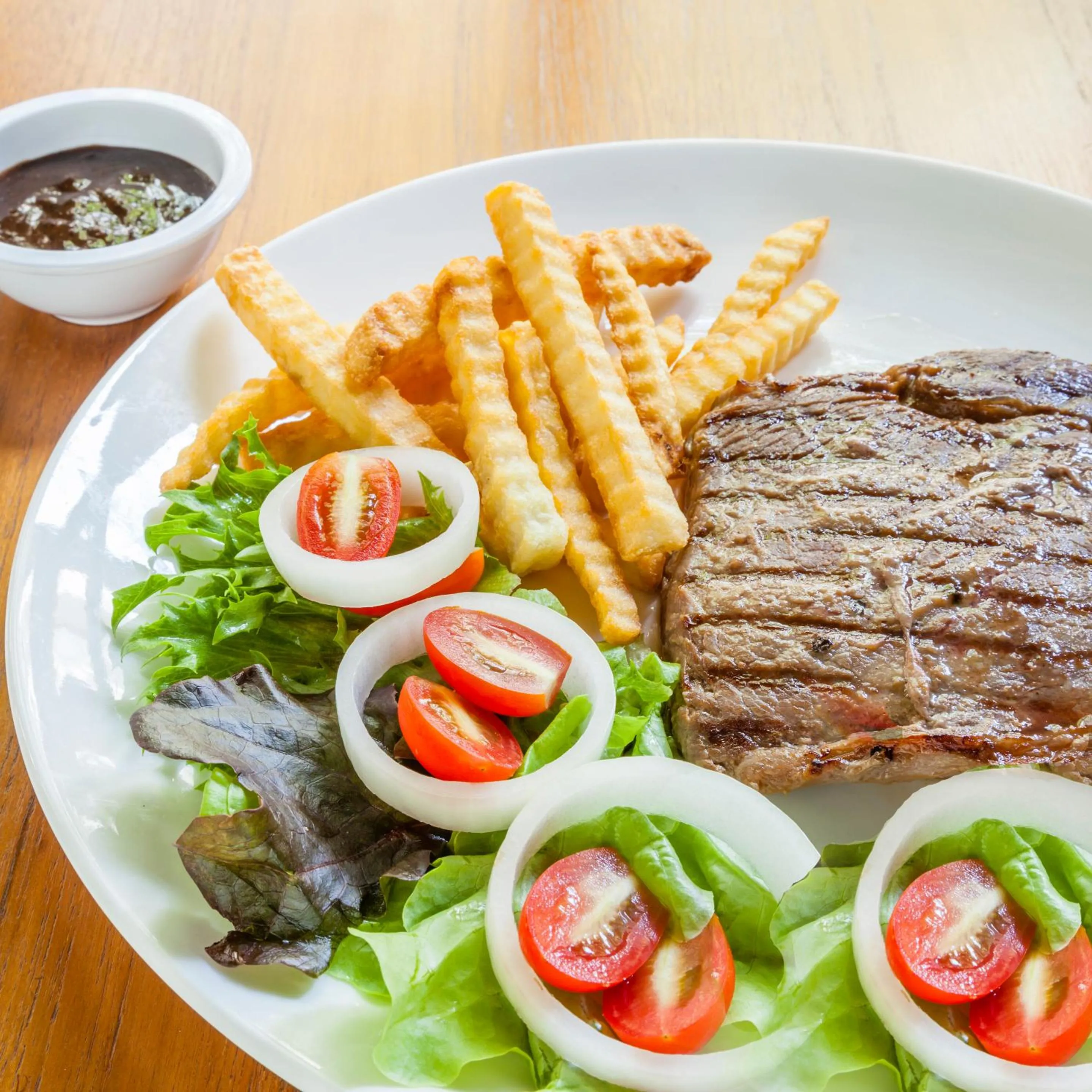 Food and drinks in At Hua Lamphong Hotel