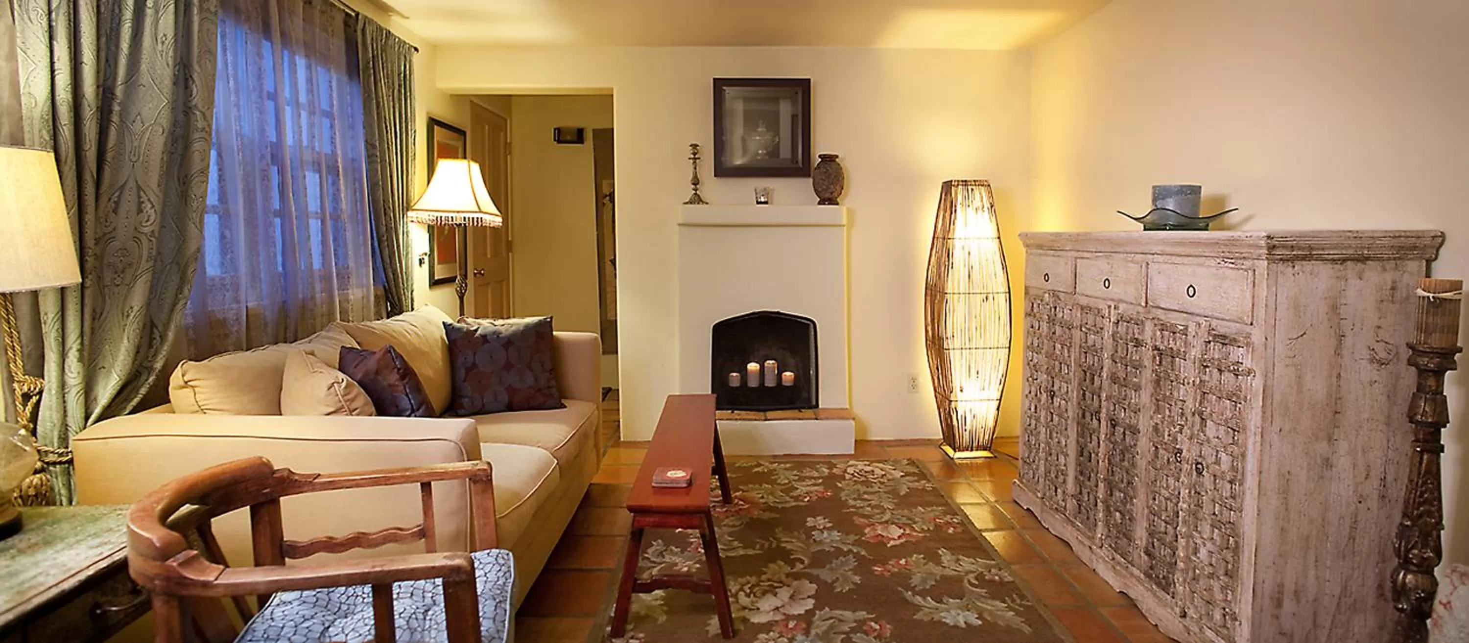 Living room in Casa de Tres Lunas/House of Three Moons