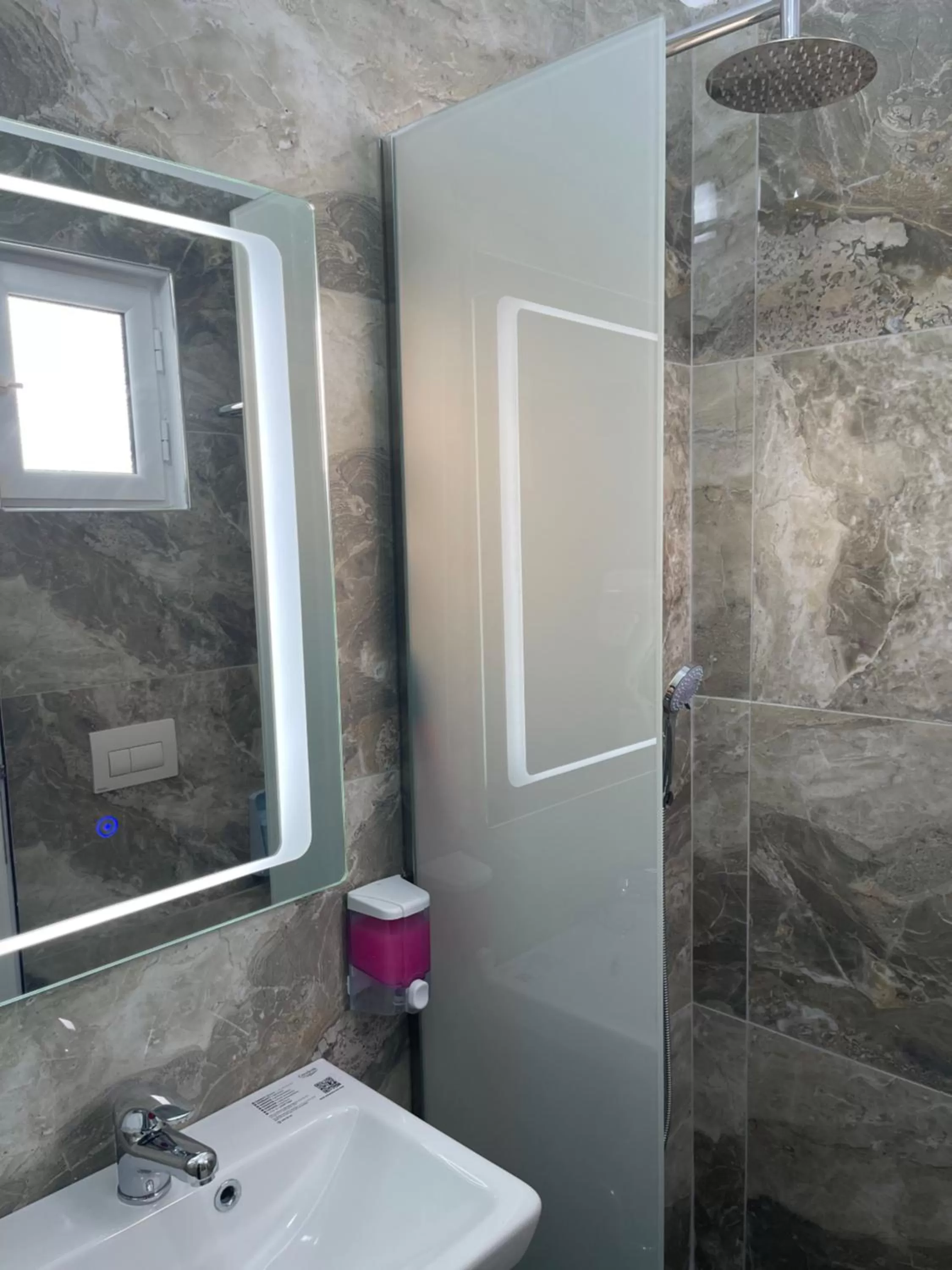 Bathroom in Hotel Frida