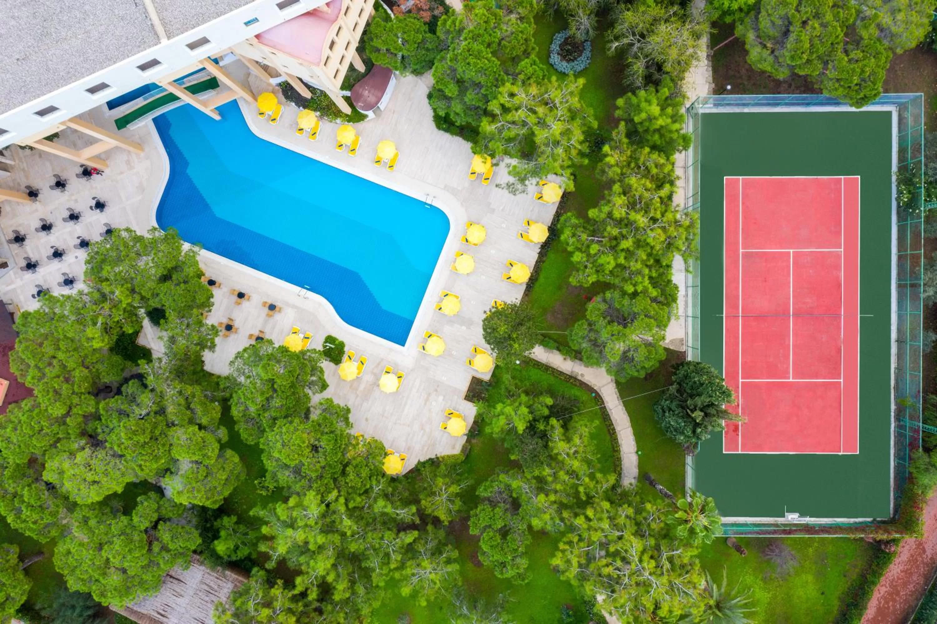 Swimming pool in Labranda Excelsior Hotel