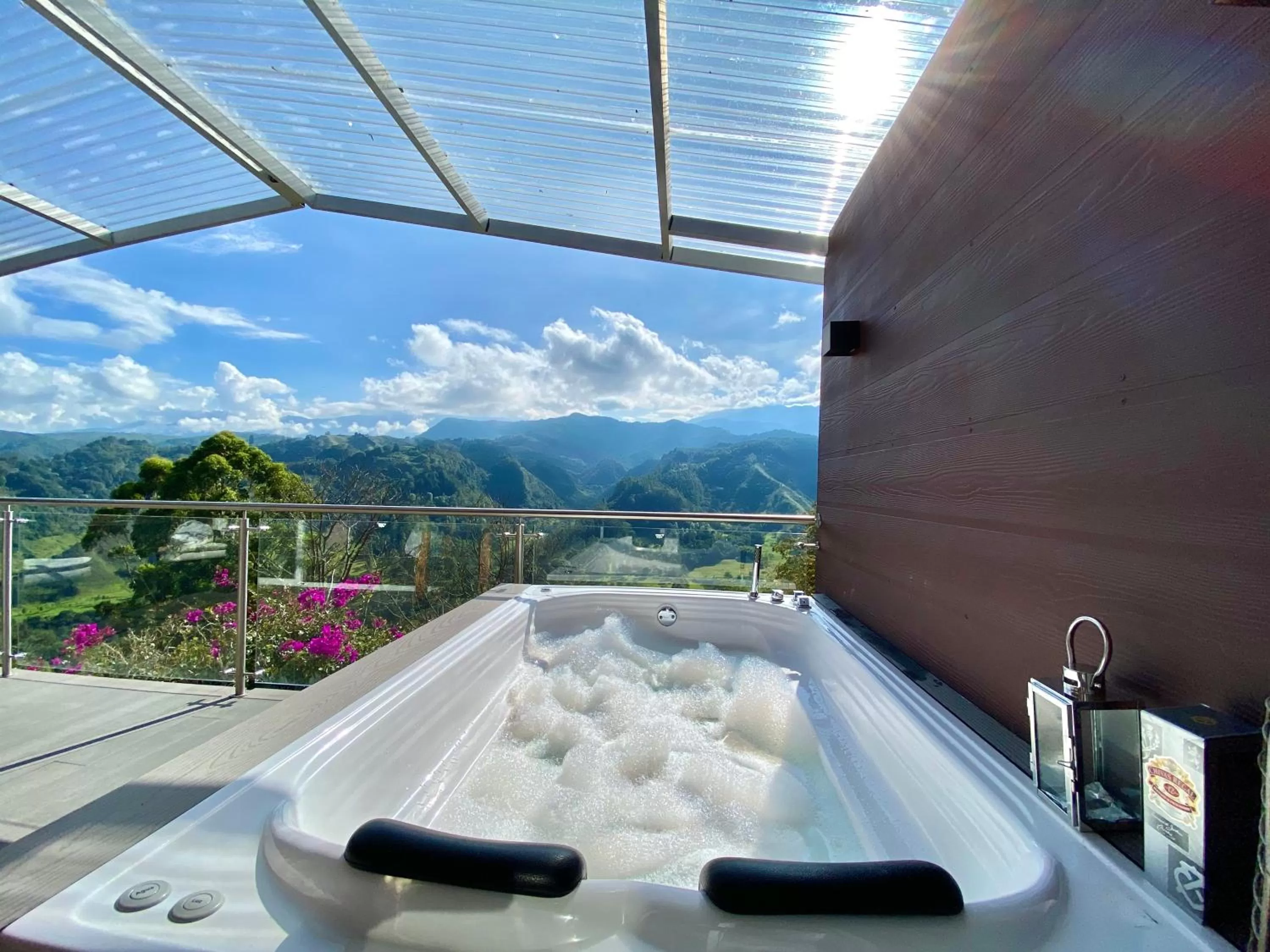 Deluxe Double Room with Terrace, Whirlpool and Mountain View in Hotel El Mirador del Cocora