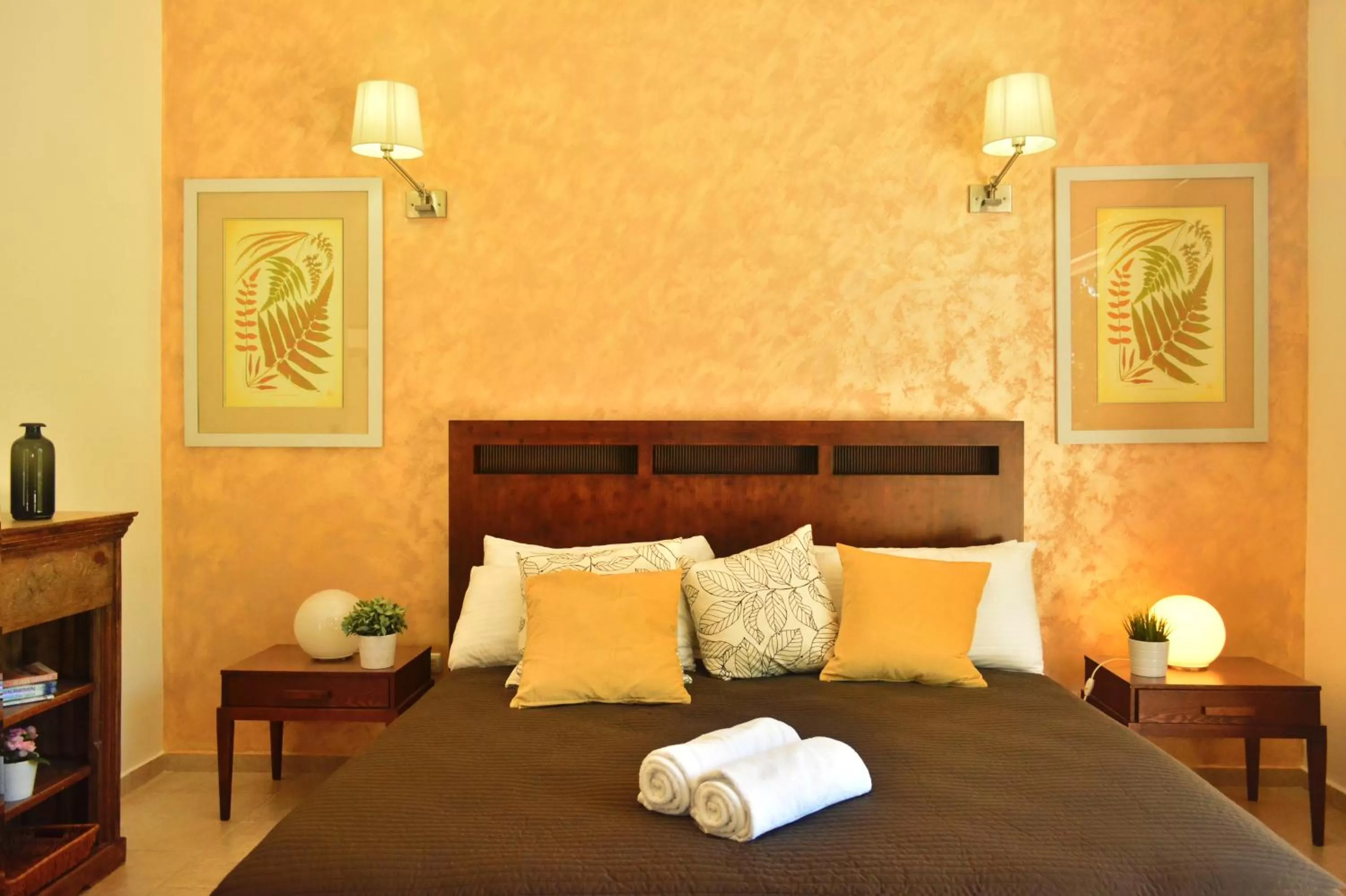 Bed in Instyle Residences at Infiniti Blu