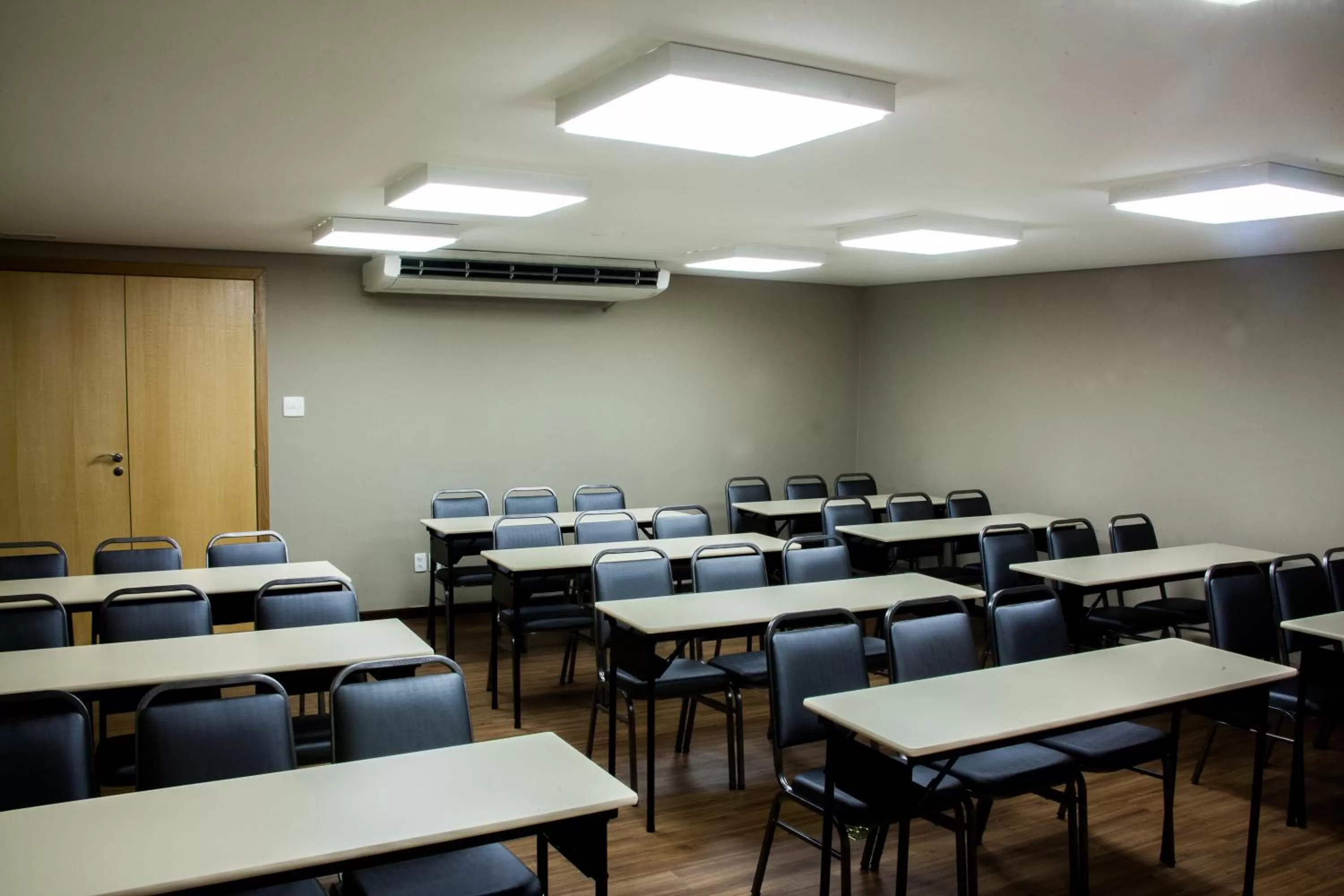 Business facilities in BH Raja Hotel