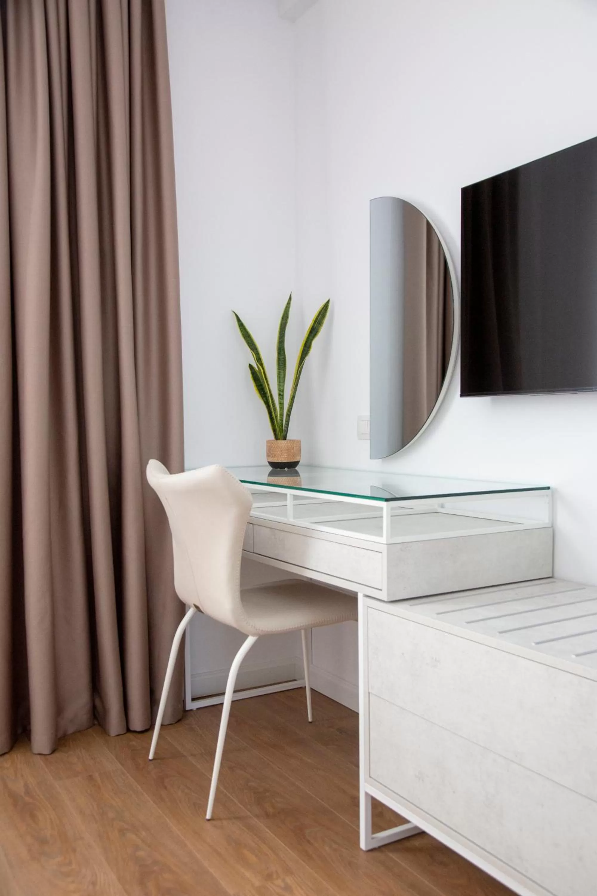 TV/Entertainment Center in Dazur Coast Resort