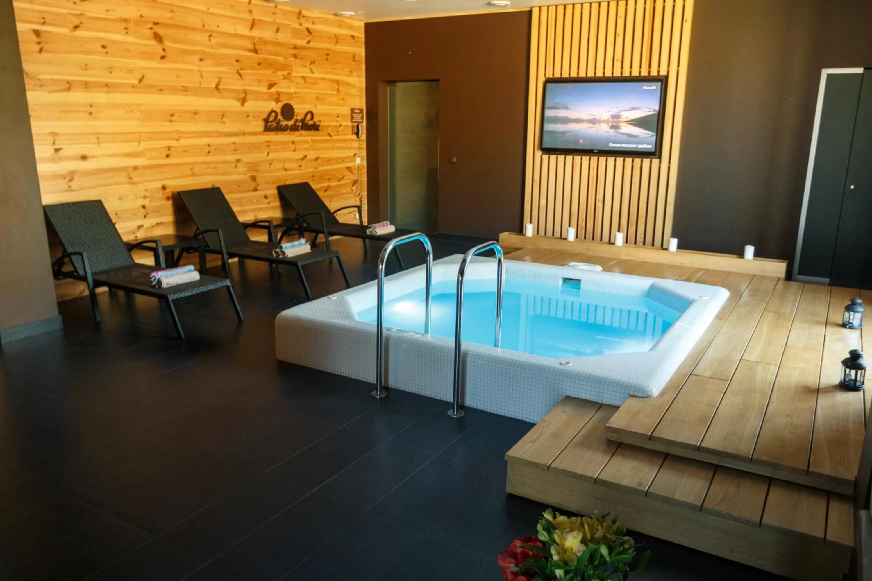 Massage, Swimming Pool in Patio di Fiori