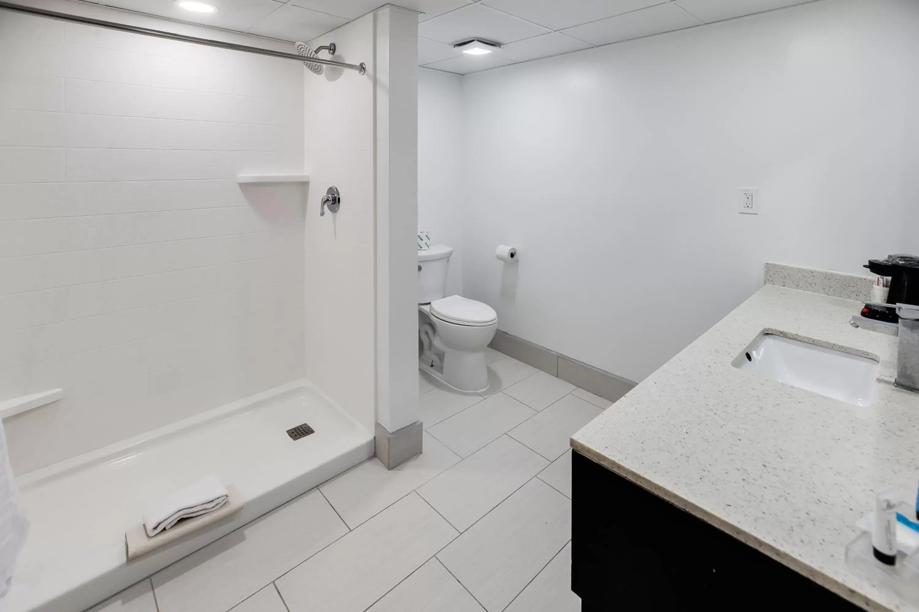 Two-Room Suite, two king beds, nonsmoking,kitchen, 1 room has a ocean view, side view, the second room has the kitchen with no view in Blu Atlantic Hotel & Suites Two-Room Suite, two king beds, nonsmoking,kitchen, 1 room has a ocean view, side view, the second room has the kitchen with no view in Blu Atlantic Hotel & Suites