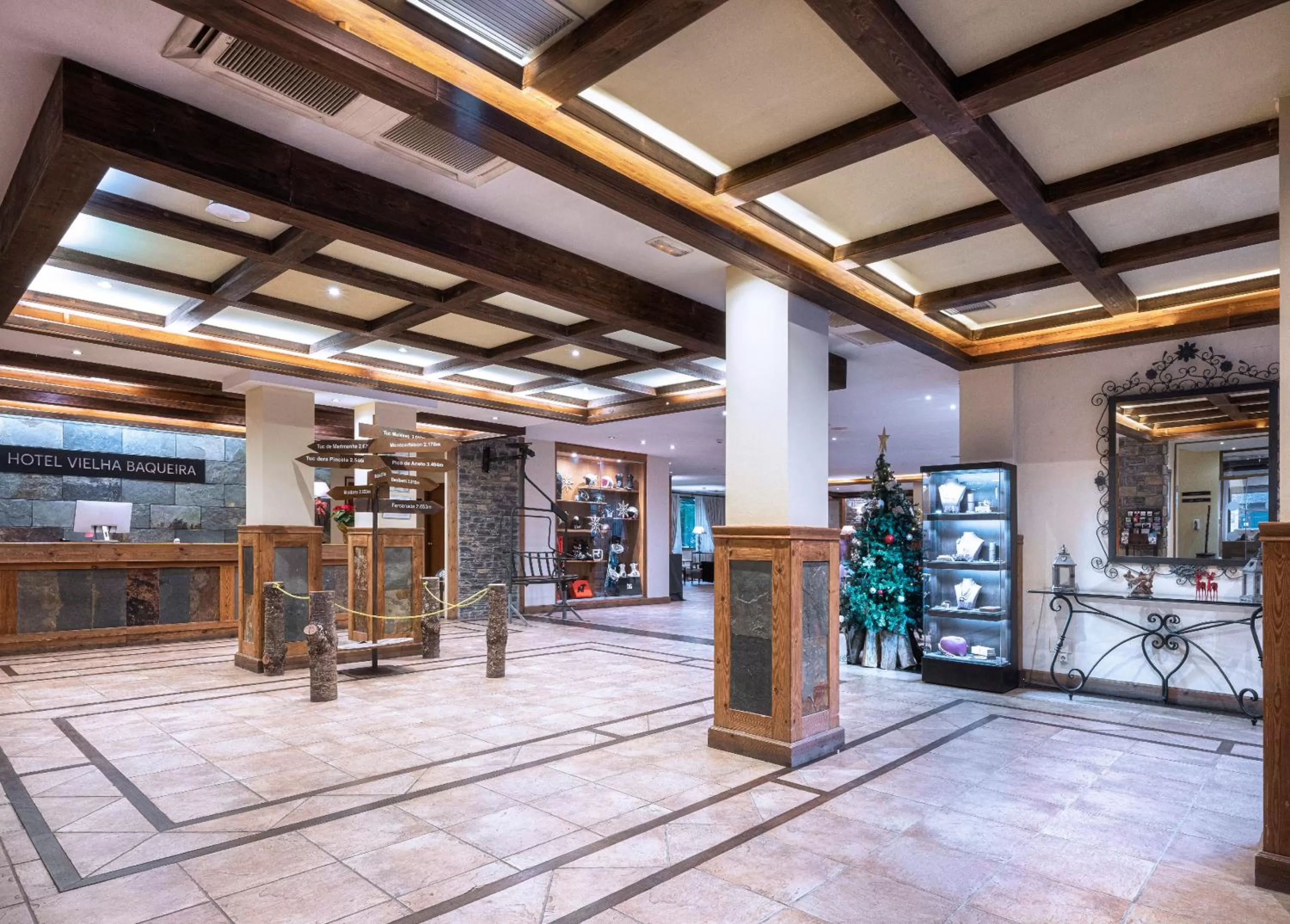 Lobby or reception in Hotel Vielha Val d'Aran, Affiliated by Meliá