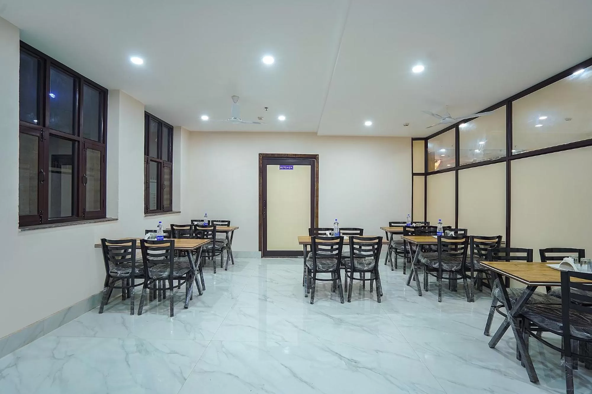 Breakfast, Restaurant/Places to Eat in FabHotel HC Mohali Inn