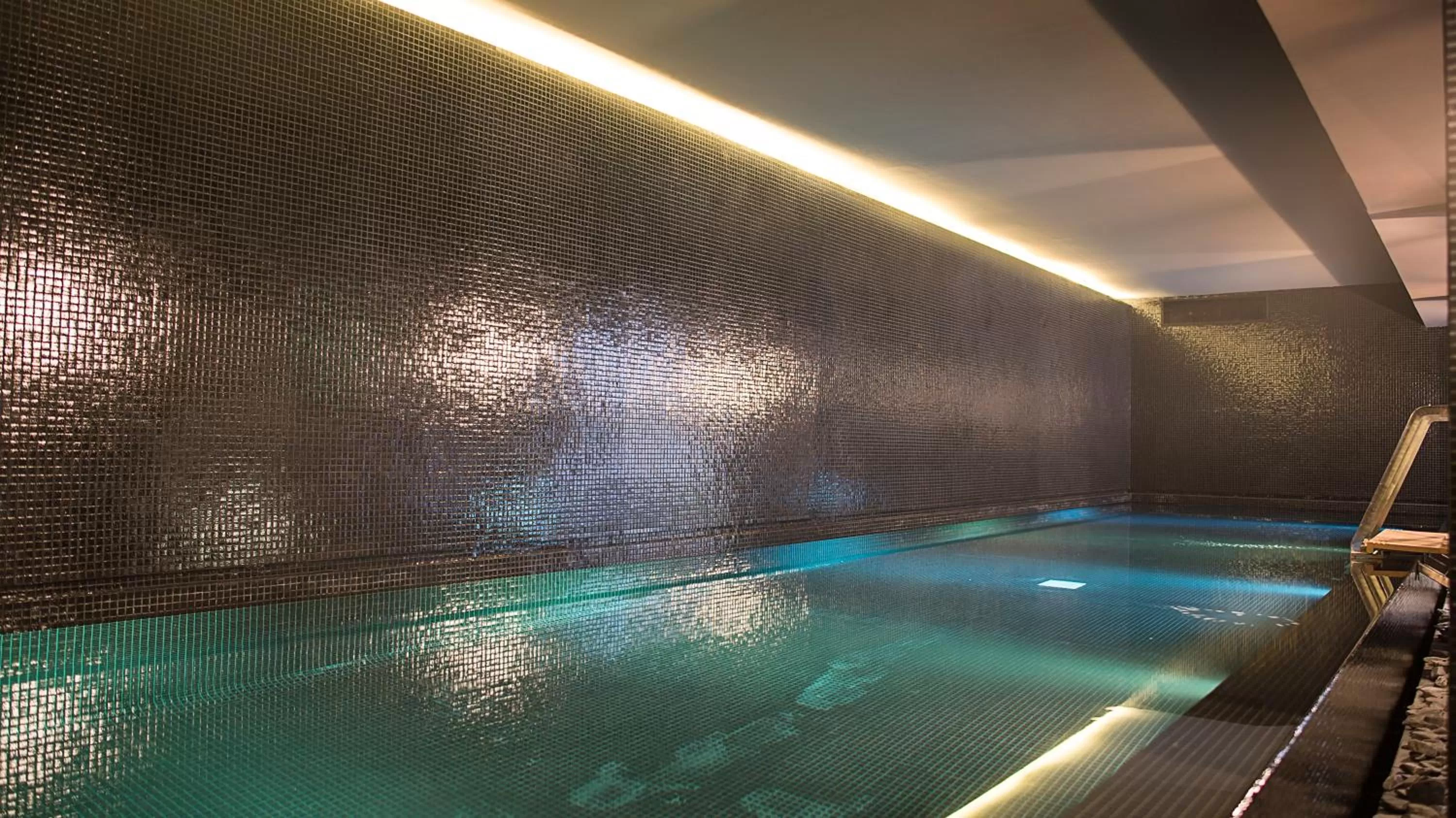 Swimming pool in Hyatt Centric Montevideo