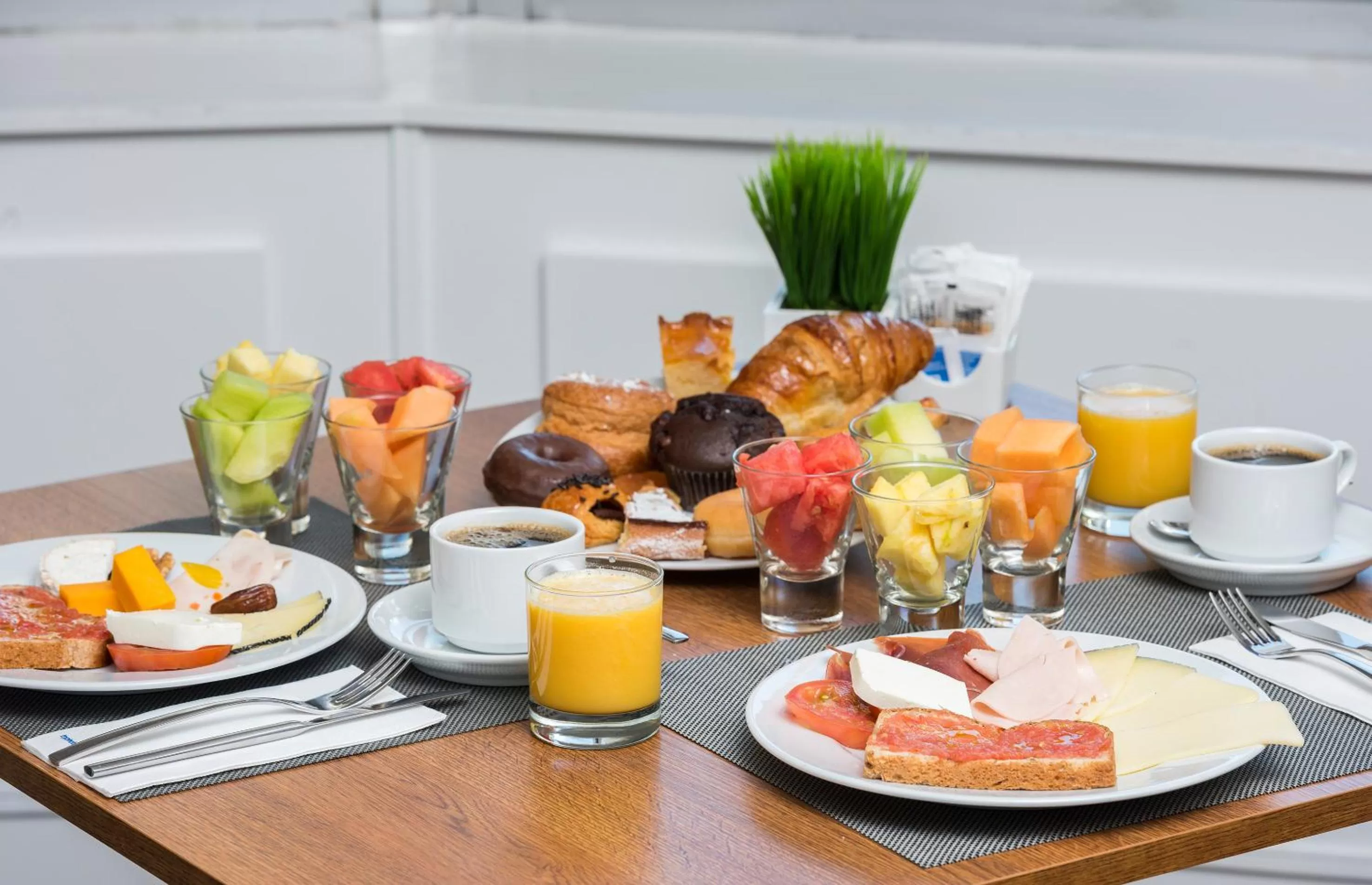 Breakfast in Hotel Alicante Gran Sol, affiliated by Meliá