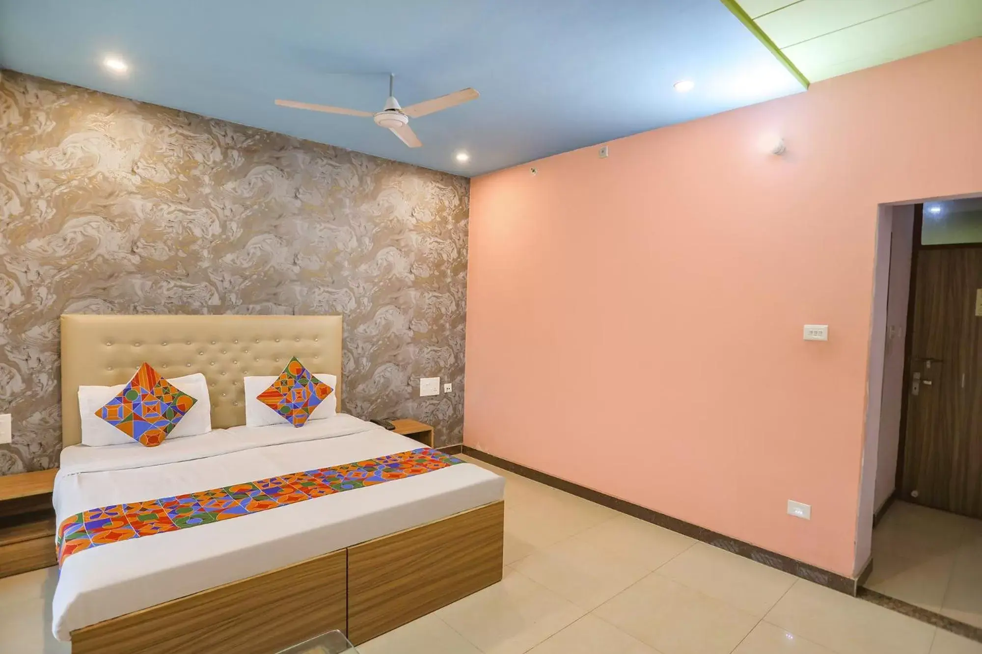 Deluxe Room - single occupancy in FabHotel Kriti Green - Hanuman Mandir, Lathia Deluxe Room - single occupancy in FabHotel Kriti Green - Hanuman Mandir, Lathia