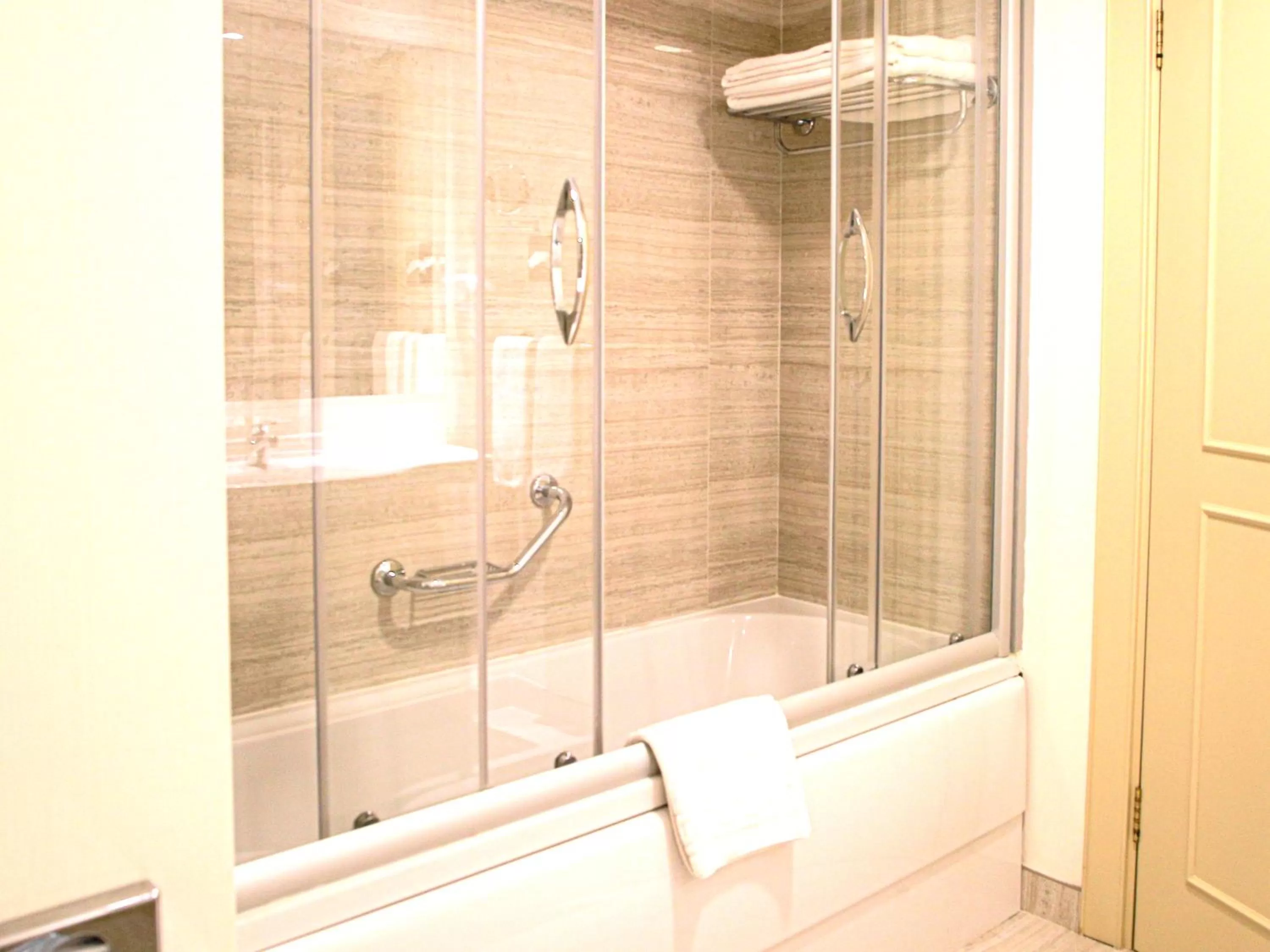 Bath in Wyndham Tashkent