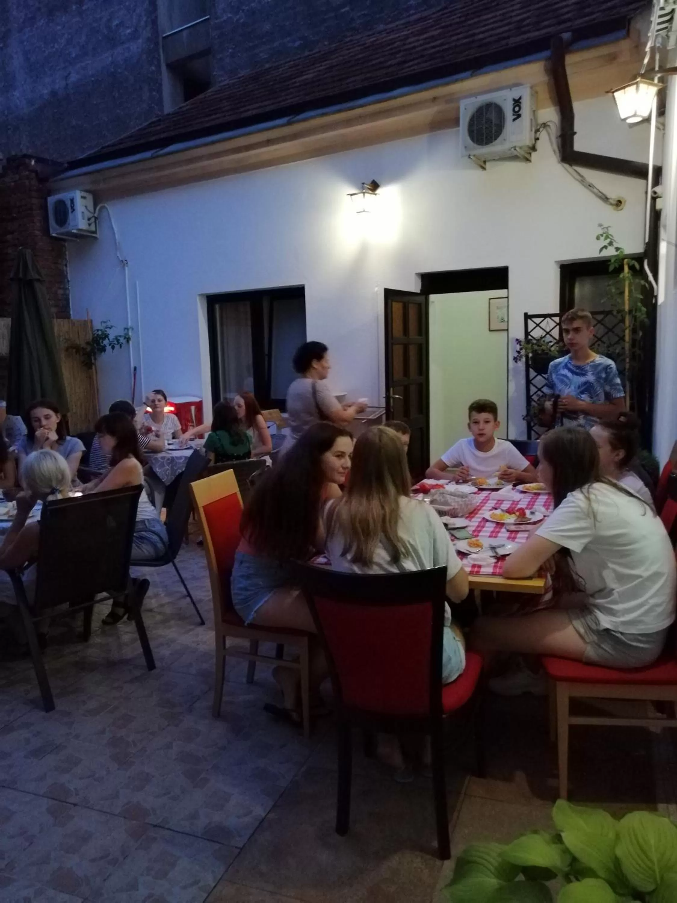 Restaurant/Places to Eat in Guest House GOLDEN COIN