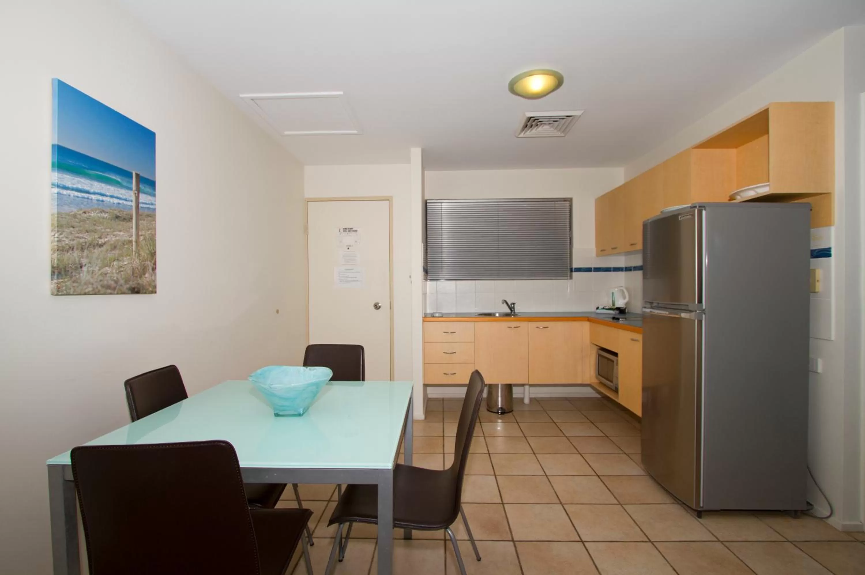Kitchen or kitchenette in The Beach Retreat Coolum