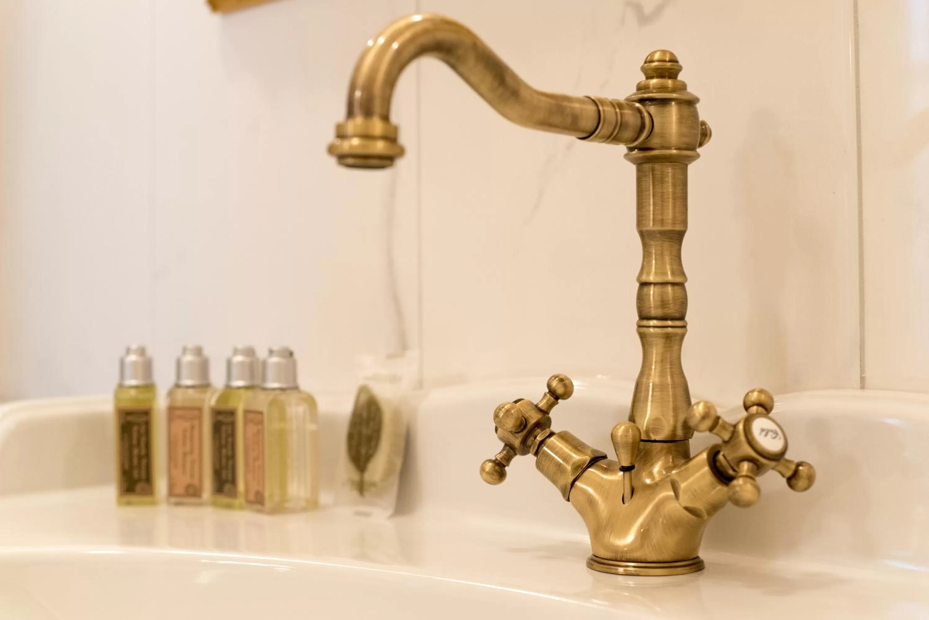 Bathroom in Central Square Heritage Hotel