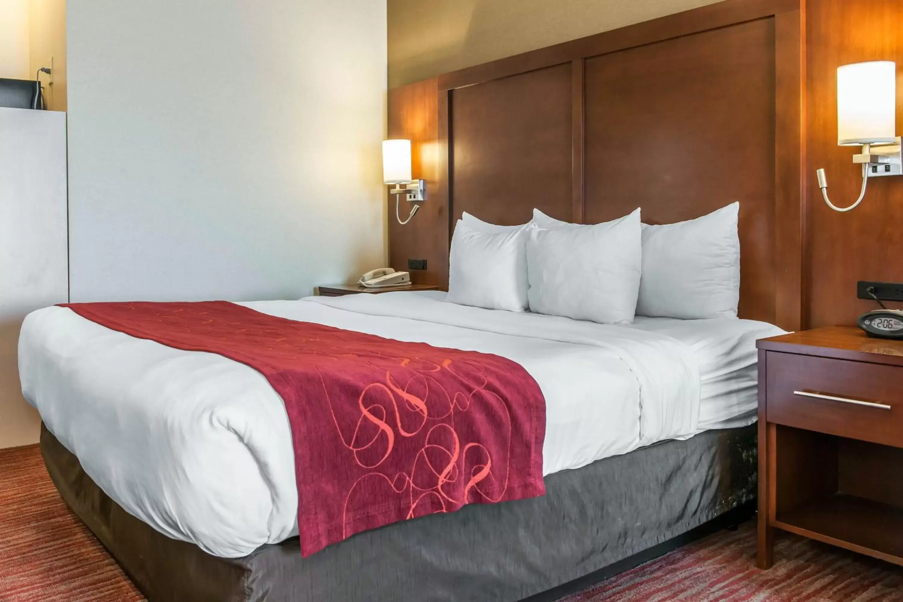 King Suite with Sofa Bed- Non Smoking in Comfort Suites Columbus Expo Center King Suite with Sofa Bed- Non Smoking in Comfort Suites Columbus Expo Center