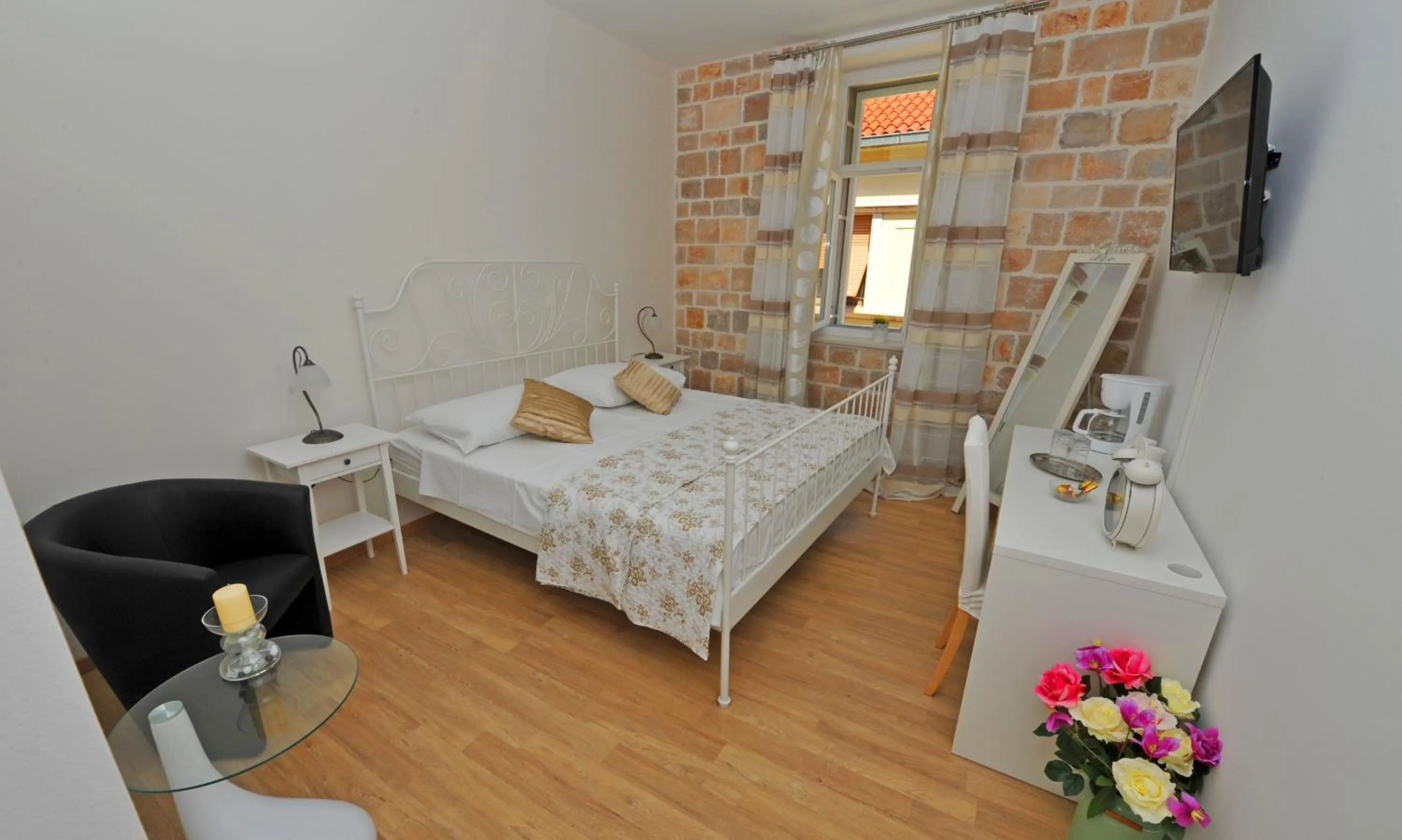 Bed in Luxury Rooms Nirvana