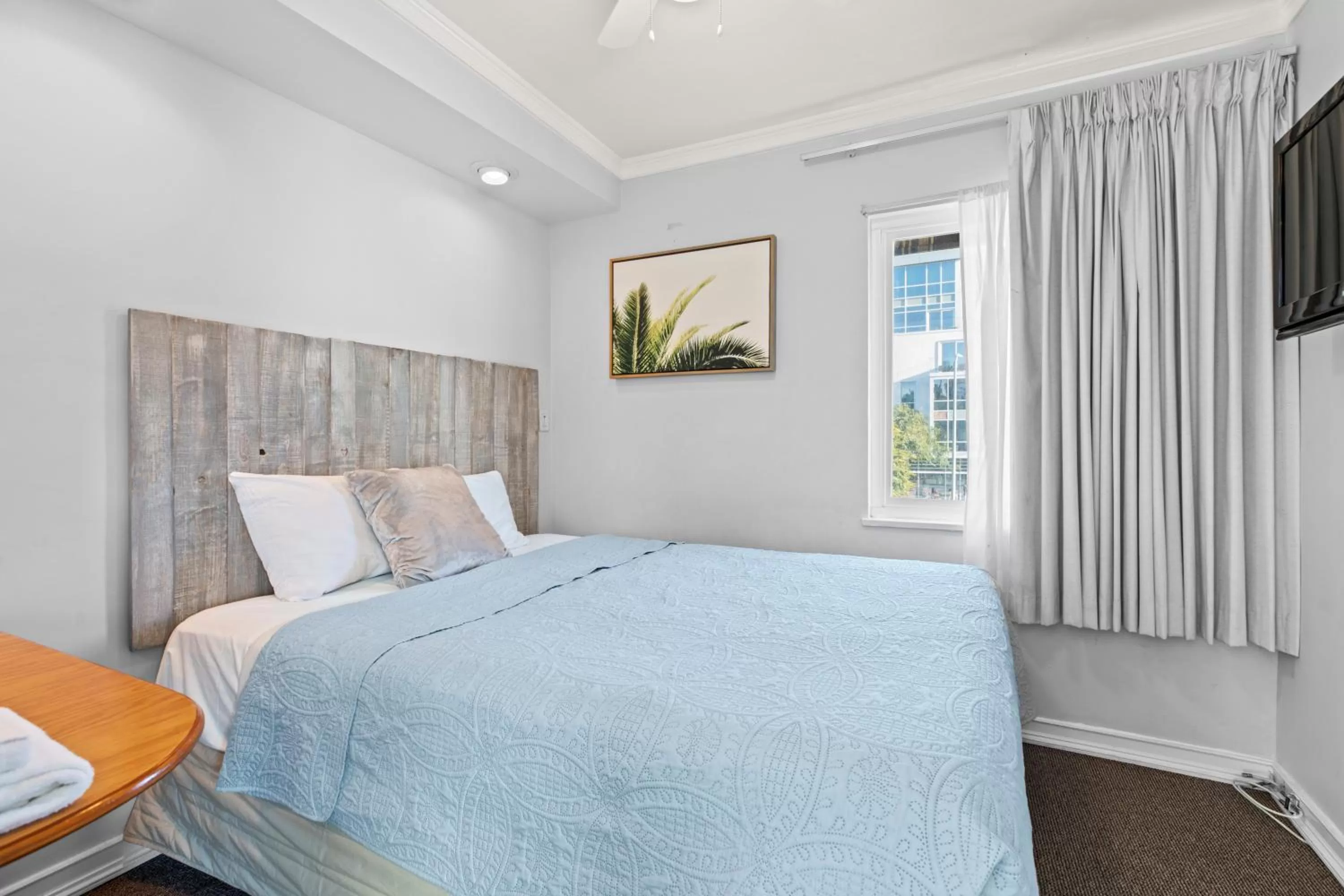 Photo of the whole room, Bed in Ocean Lodge Santa Monica Beach Hotel