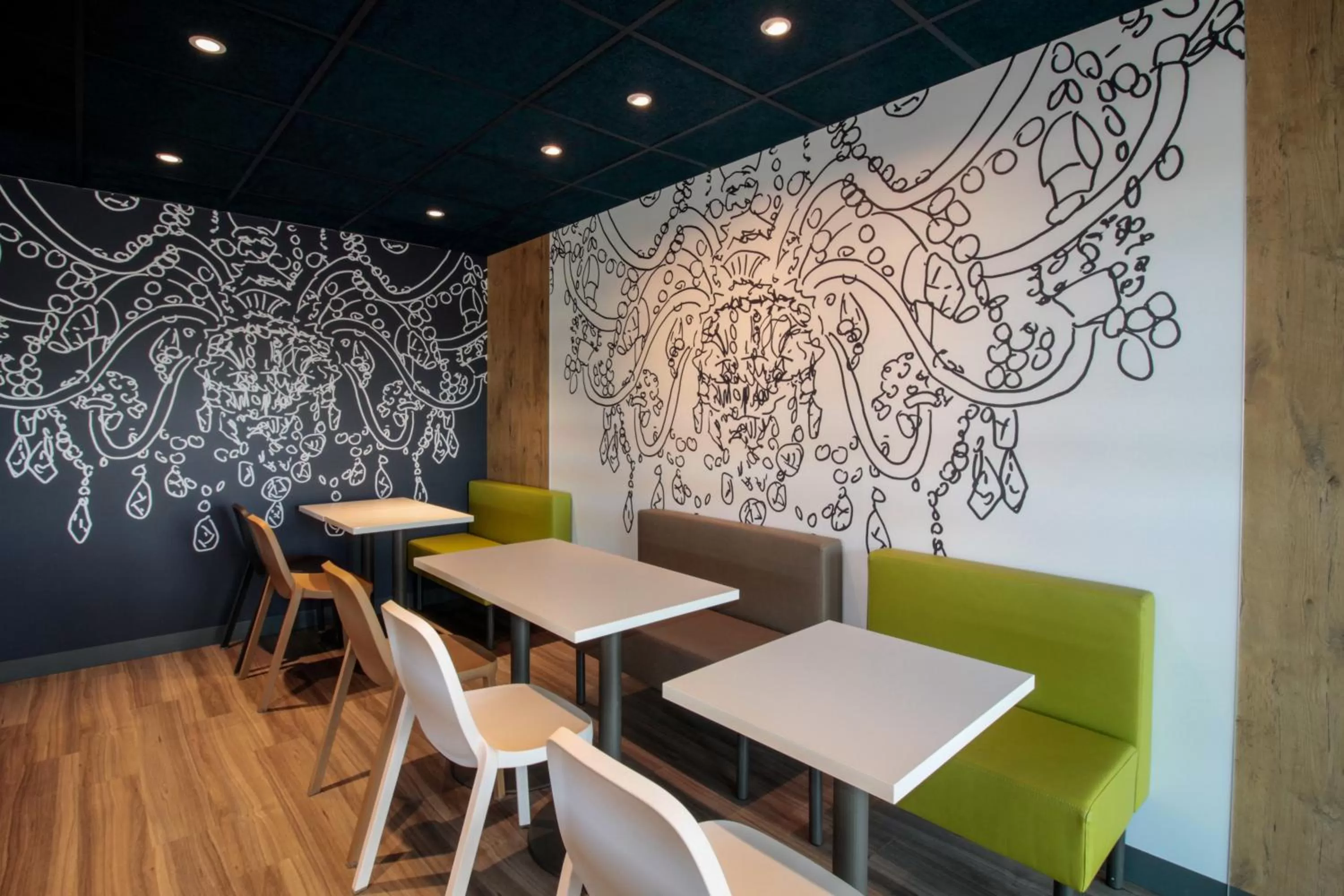 Restaurant/places to eat in ibis budget Cahors