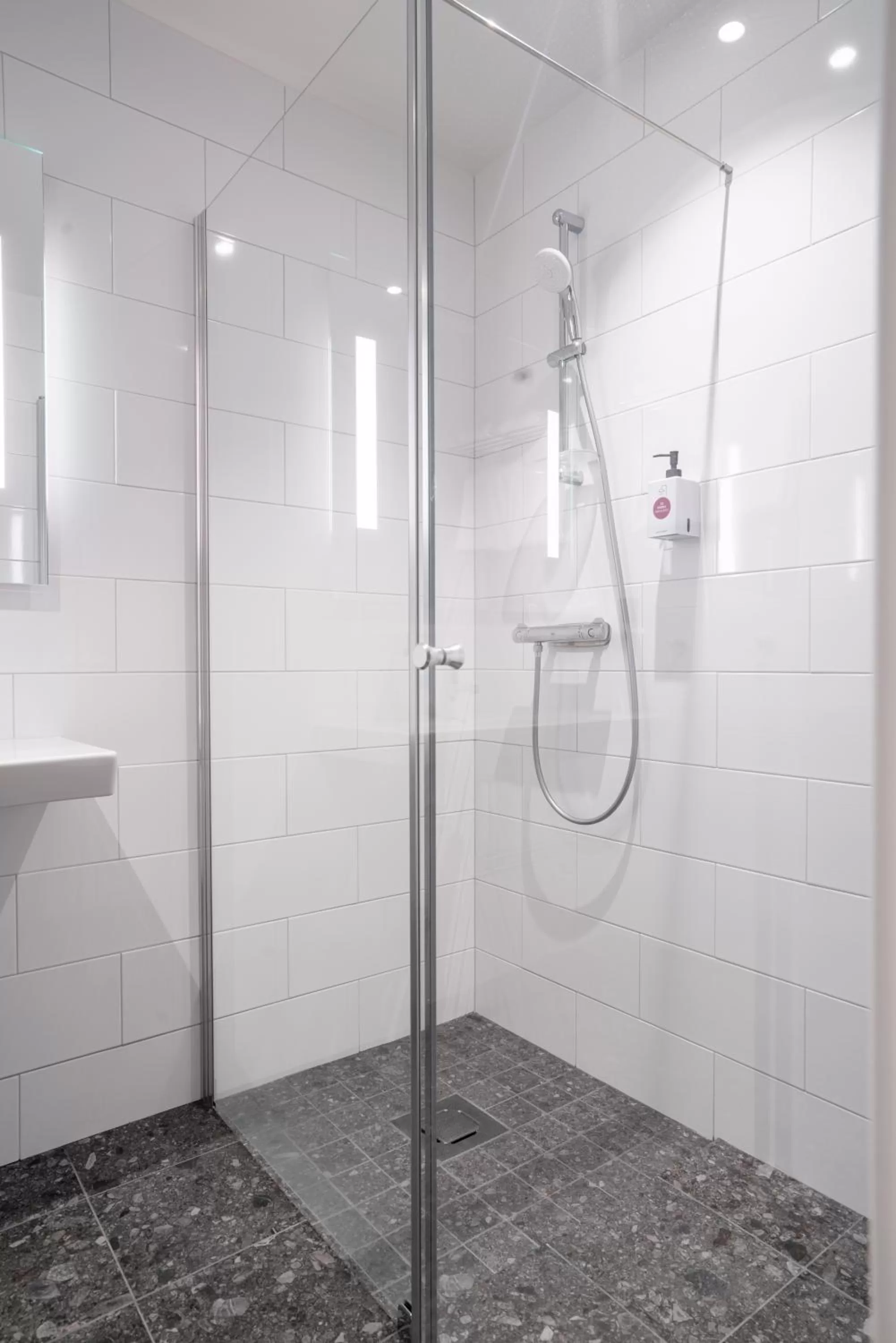 Shower in Quality Hotel Park Södertälje City