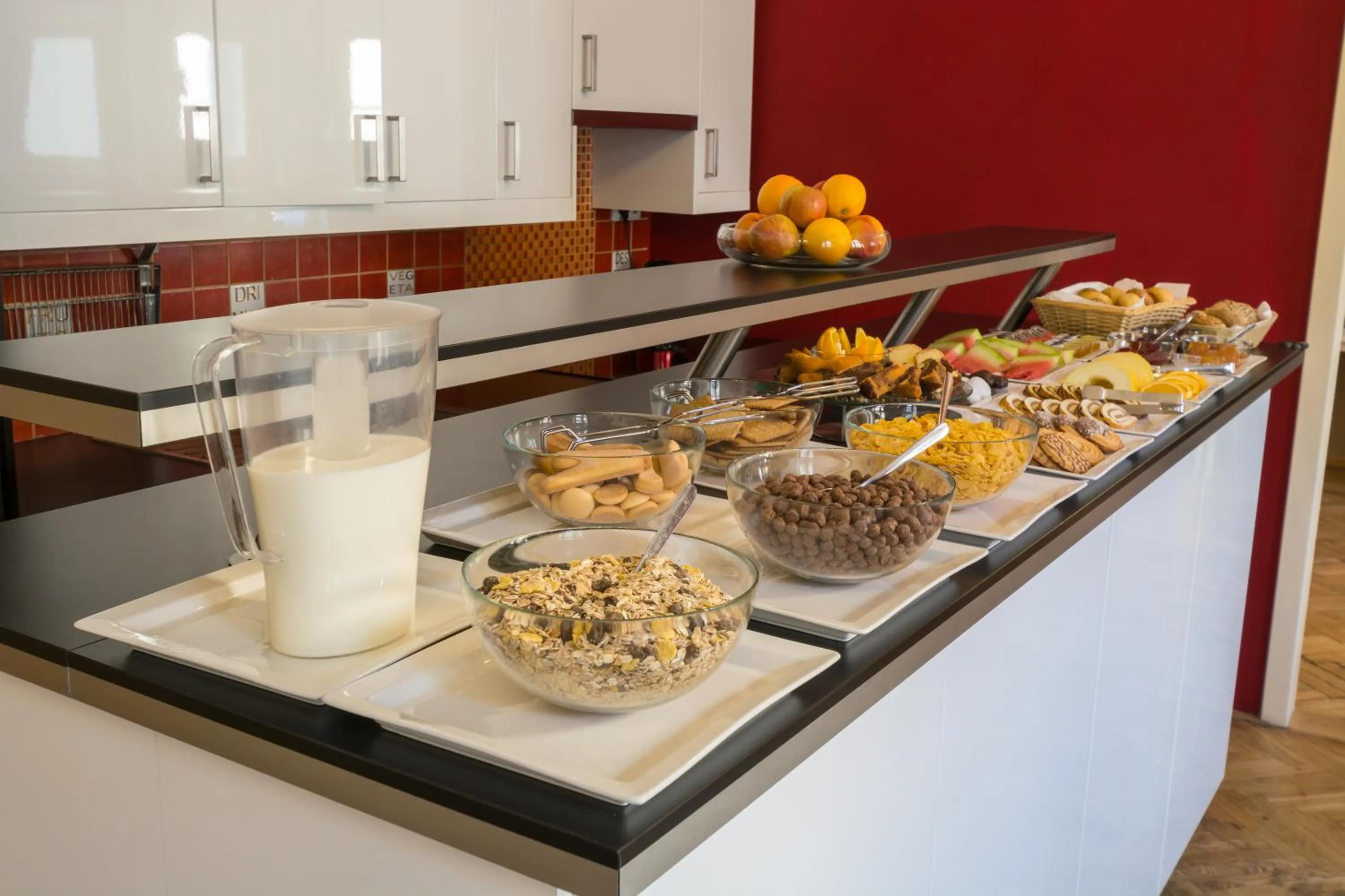 Breakfast in Royal Road Residence