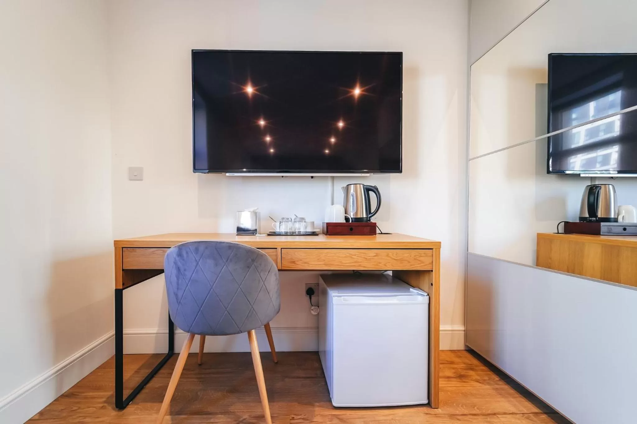 TV/Entertainment Center in The Avonmore Olympia