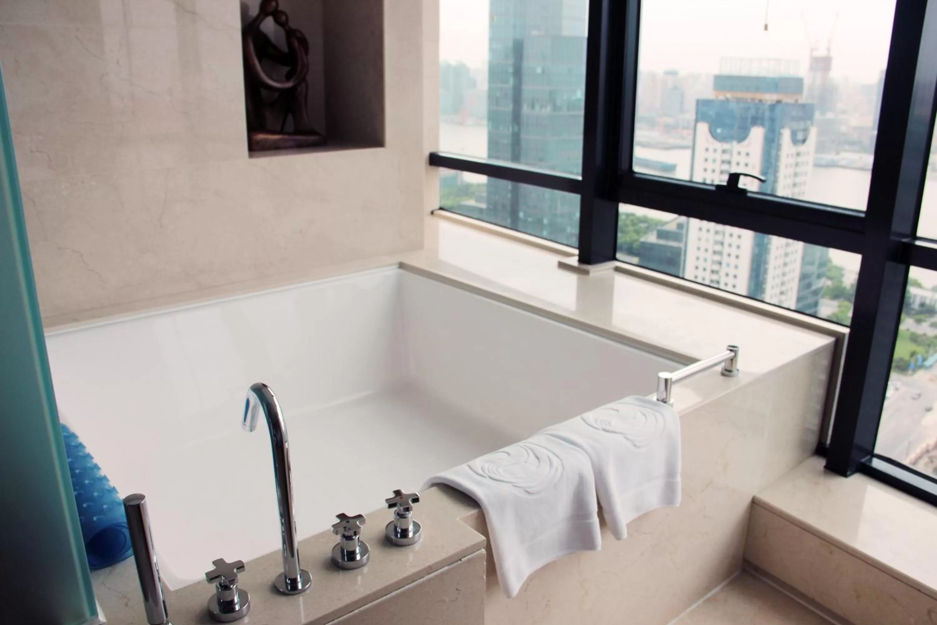 Bathroom in The Eton Hotel Shanghai