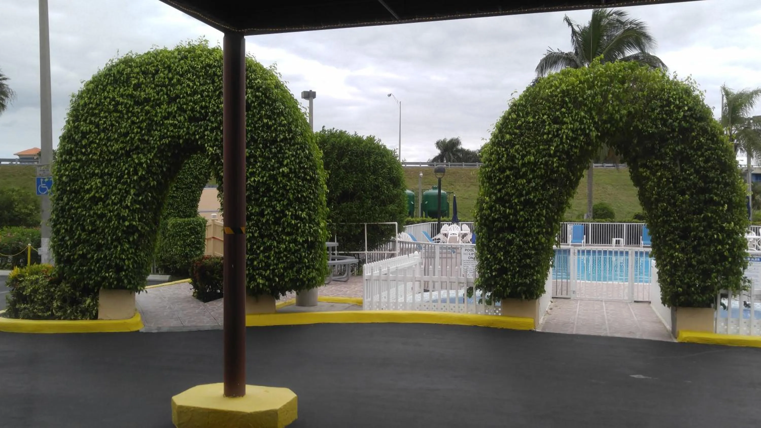 Property building in Baymont by Wyndham Florida City