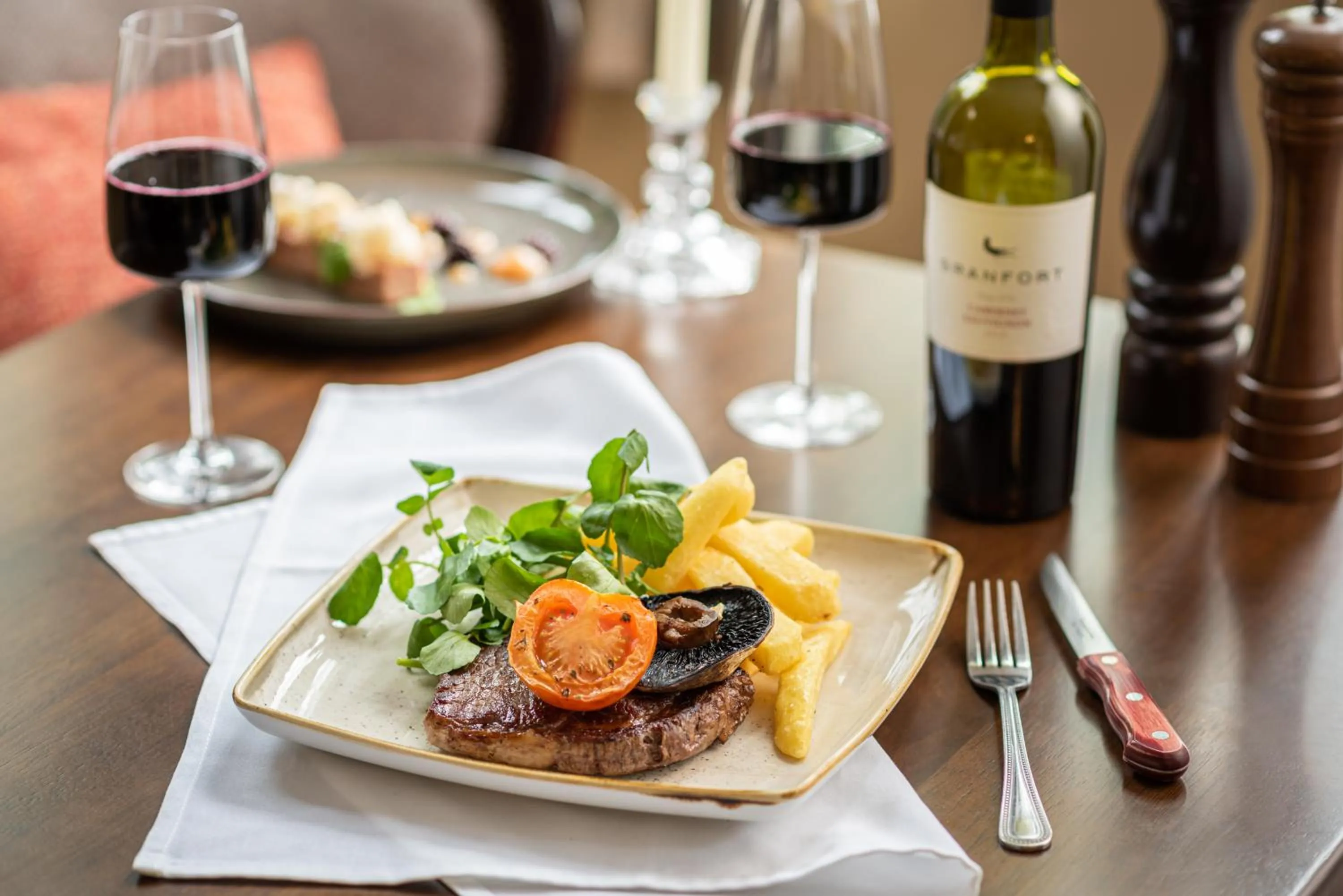 Food and drinks in Bartley Lodge Hotel