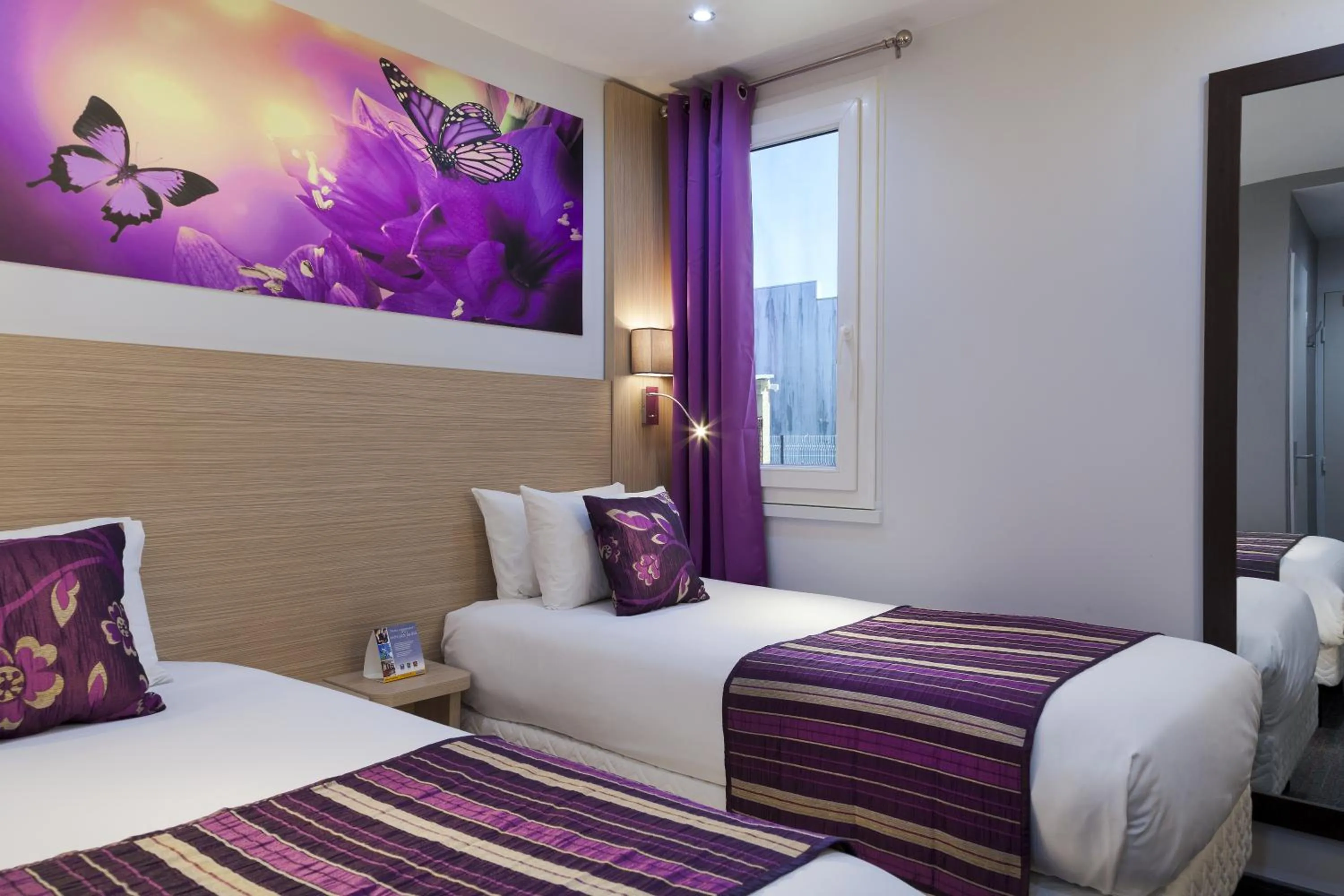 Photo of the whole room, Bed in Comfort Hotel Orleans Sud