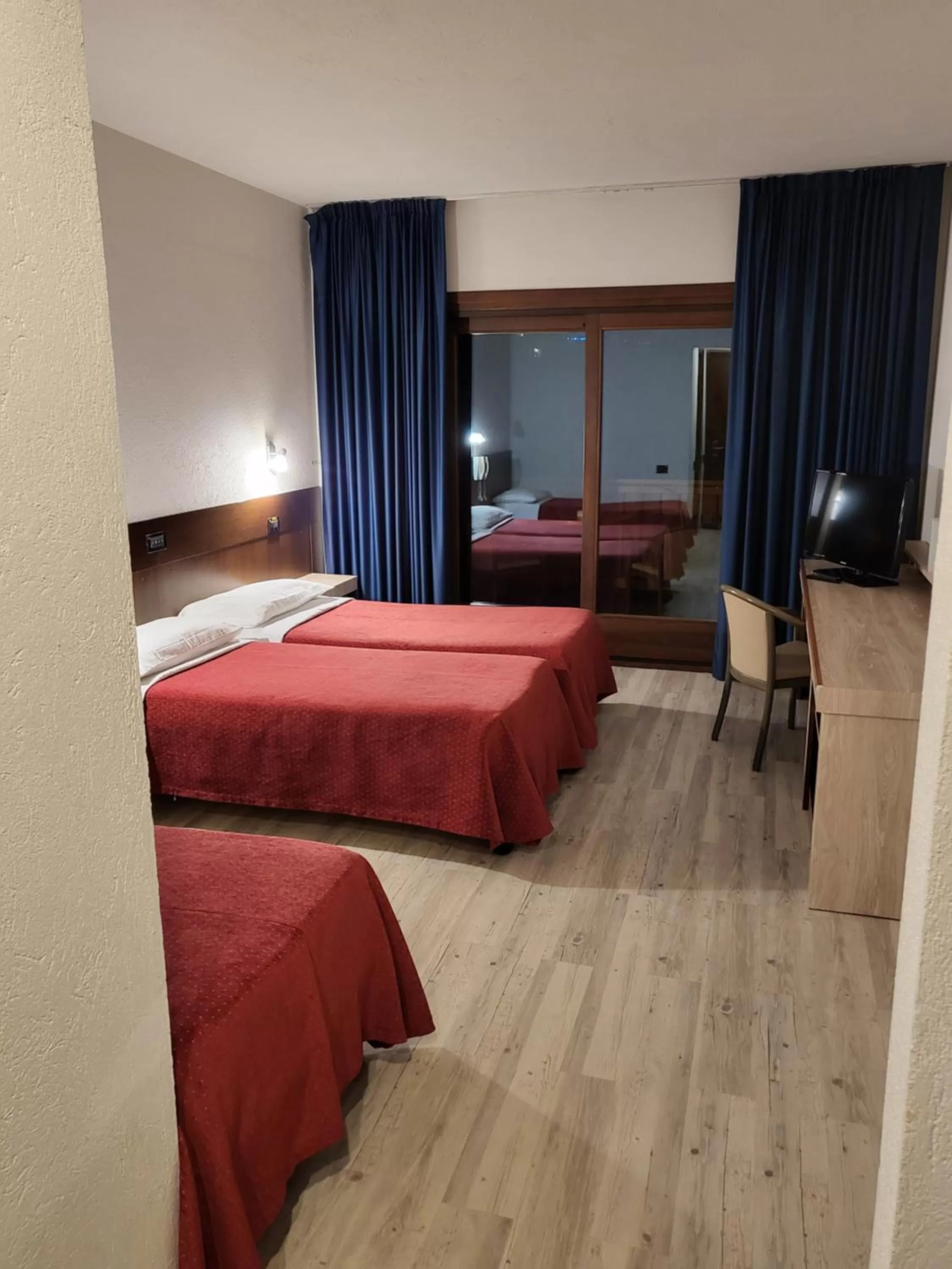 Photo of the whole room, Bed in Hotel Miage