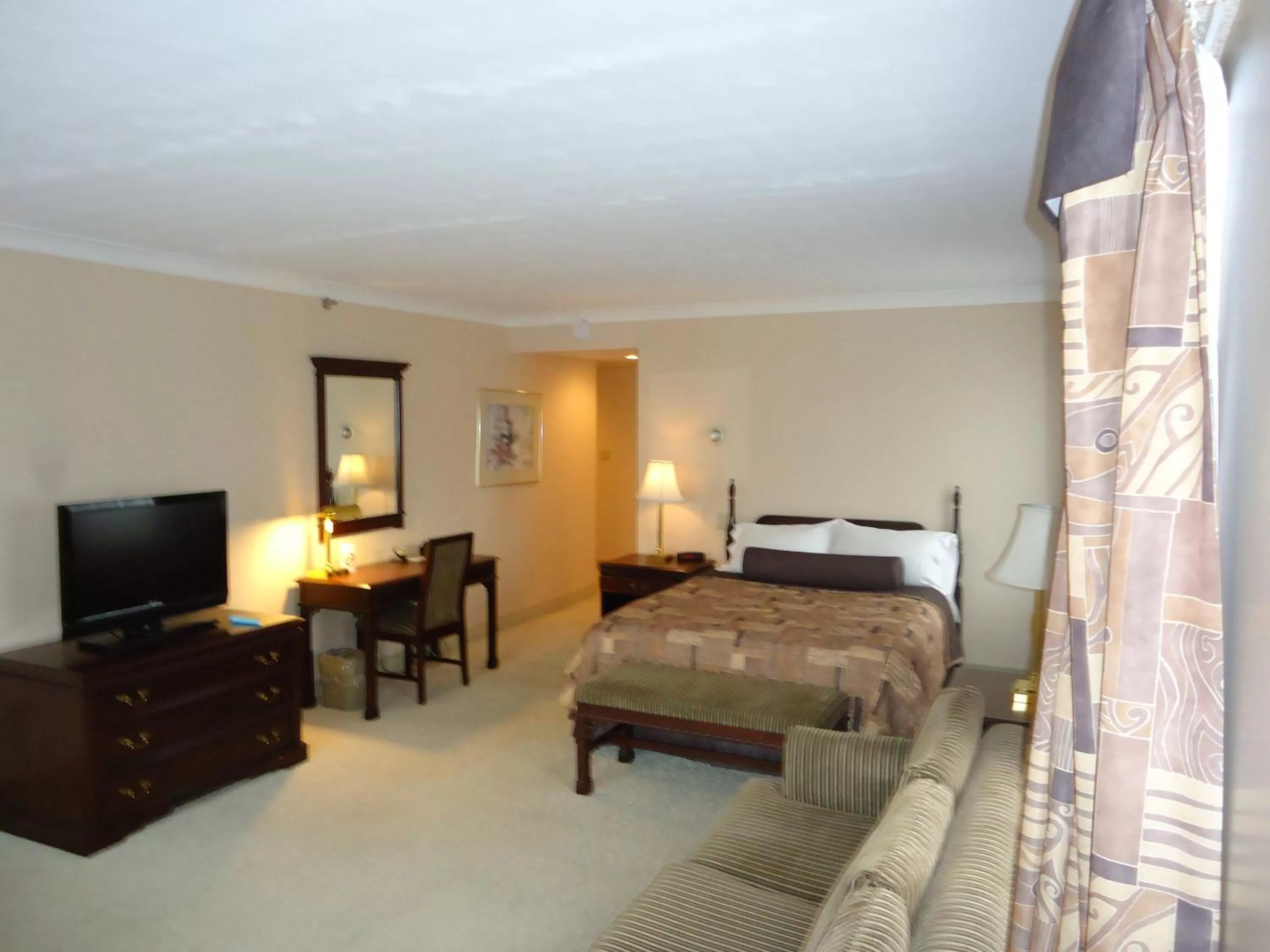 Bed in The Fredericton Inn