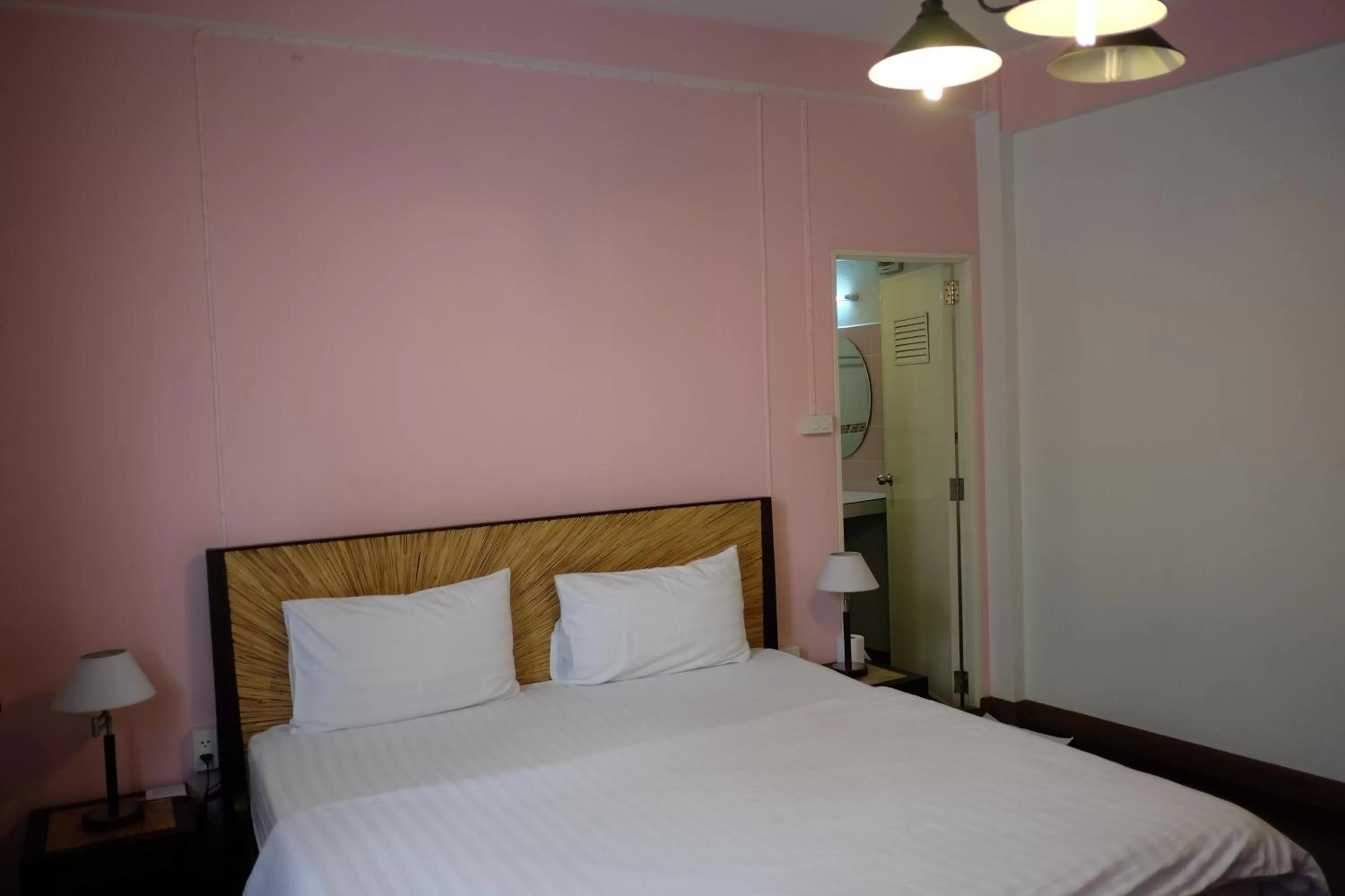 Bed in Baan Glang Soi