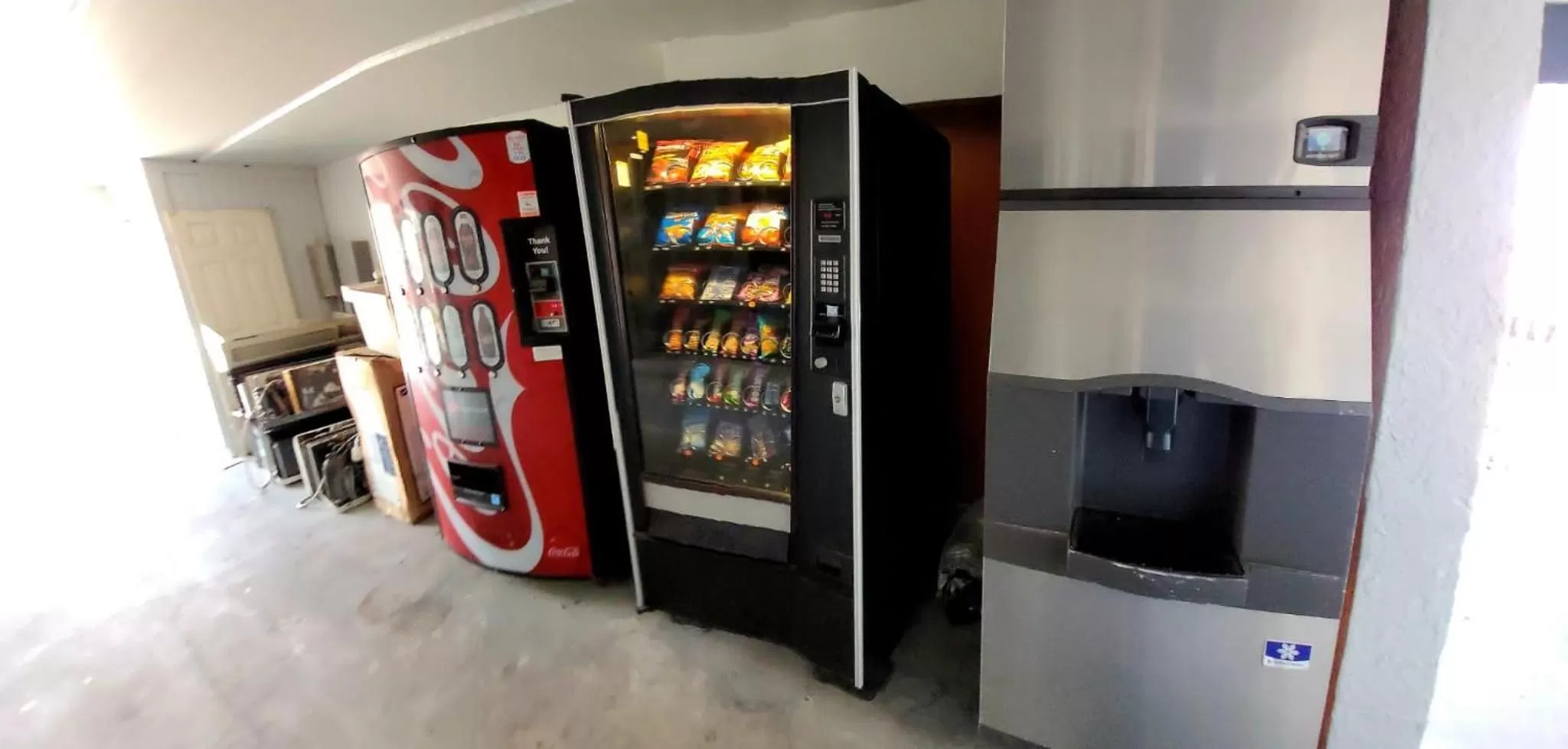 On-site shops in South Padre Island Lodge