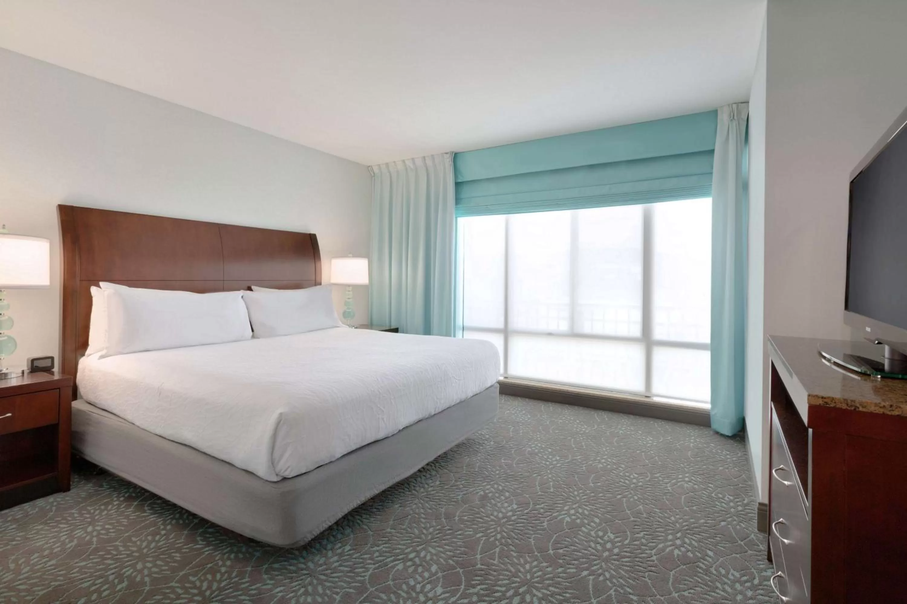 Bed in Hilton Garden Inn Worcester