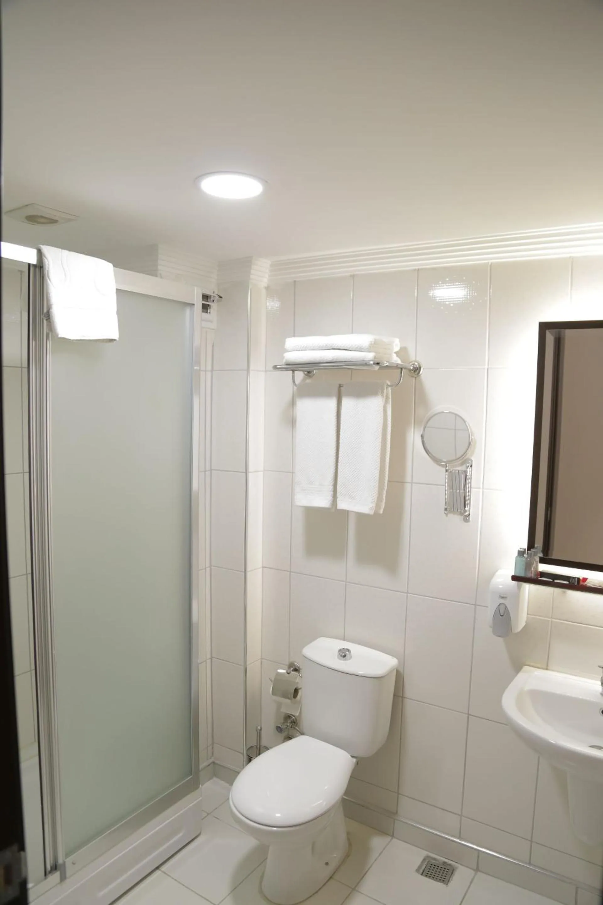 Bathroom in Buyuk Velic Hotel