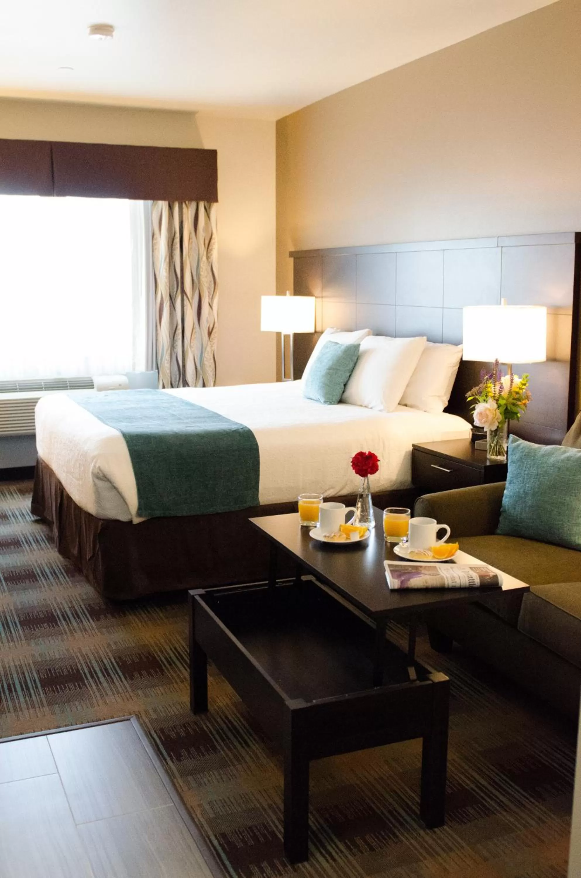 Photo of the whole room, Bed in Inn at Moses Lake