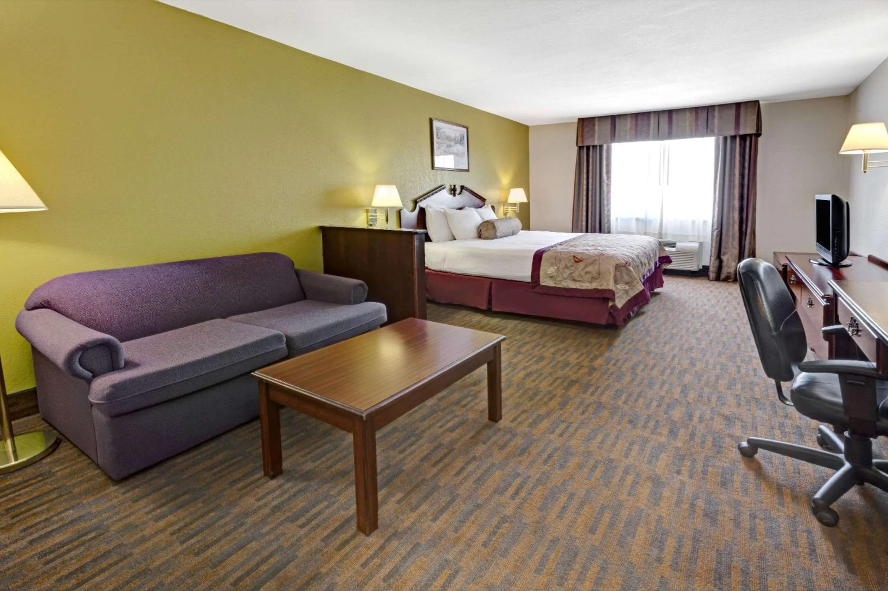 Photo of the whole room, Bed in Quality Inn El Reno