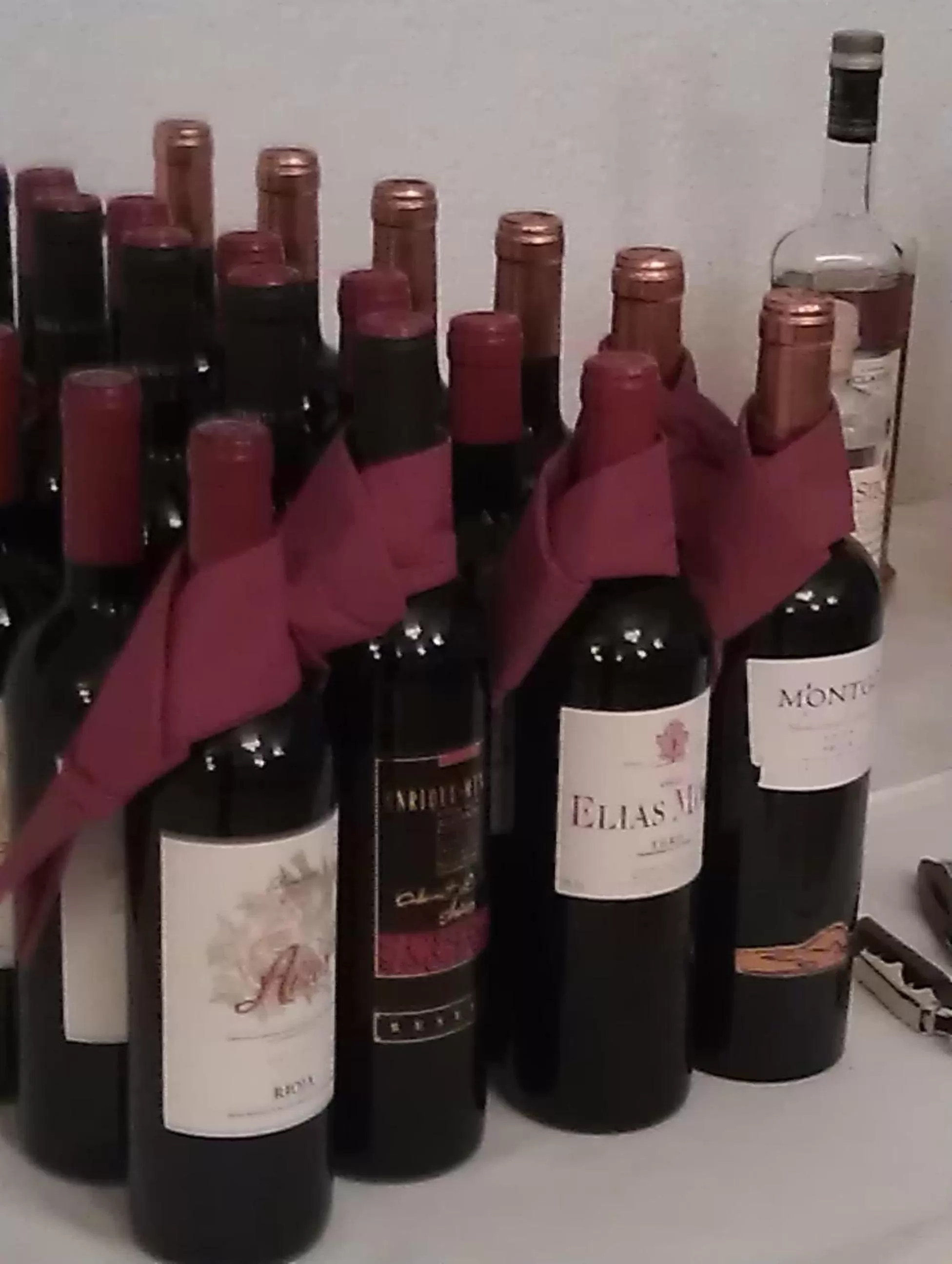 Decorative detail in Airport Hotel Filder Post