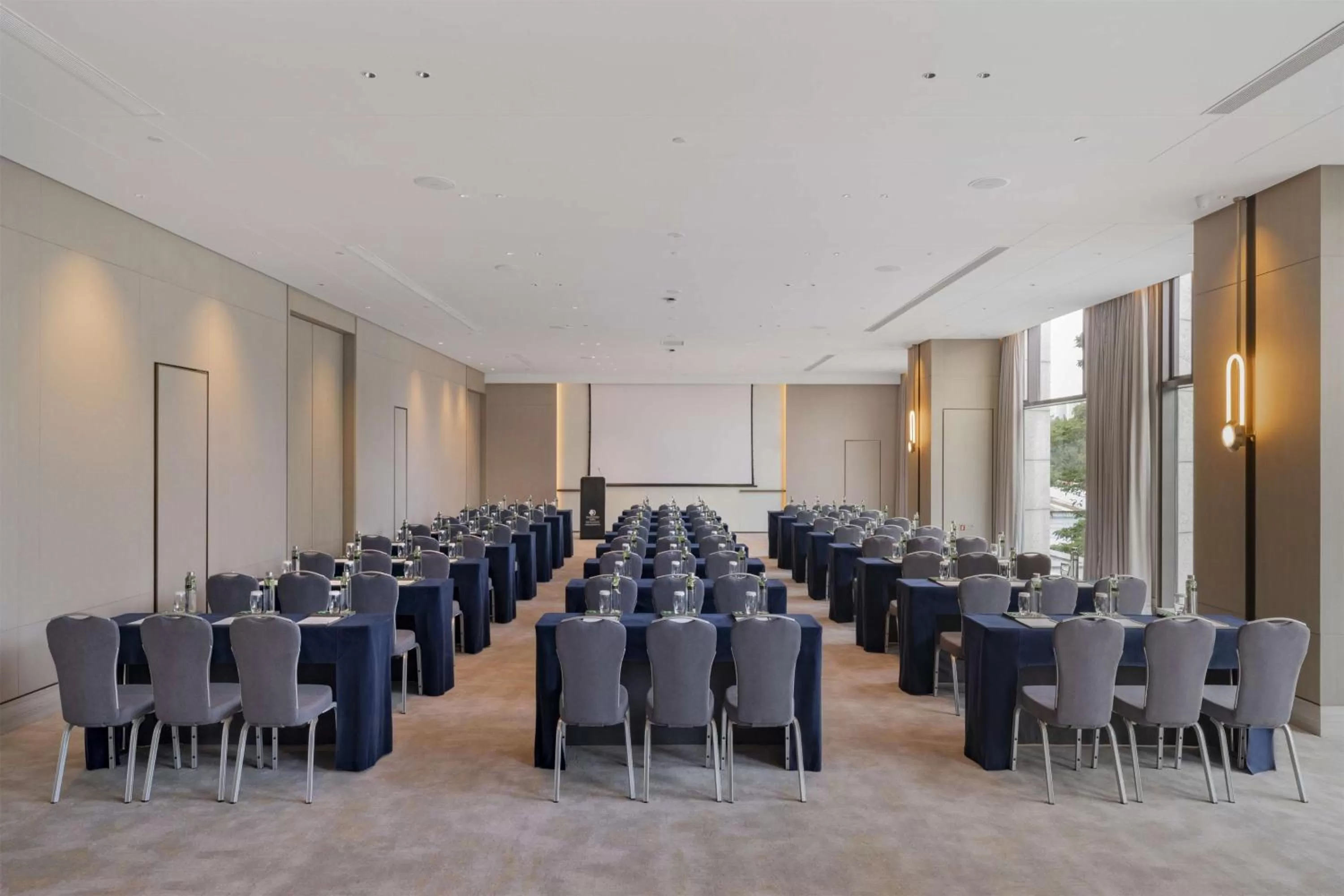 Meeting/conference room in DoubleTree By Hilton Shenzhen Nanshan Hotel & Residences