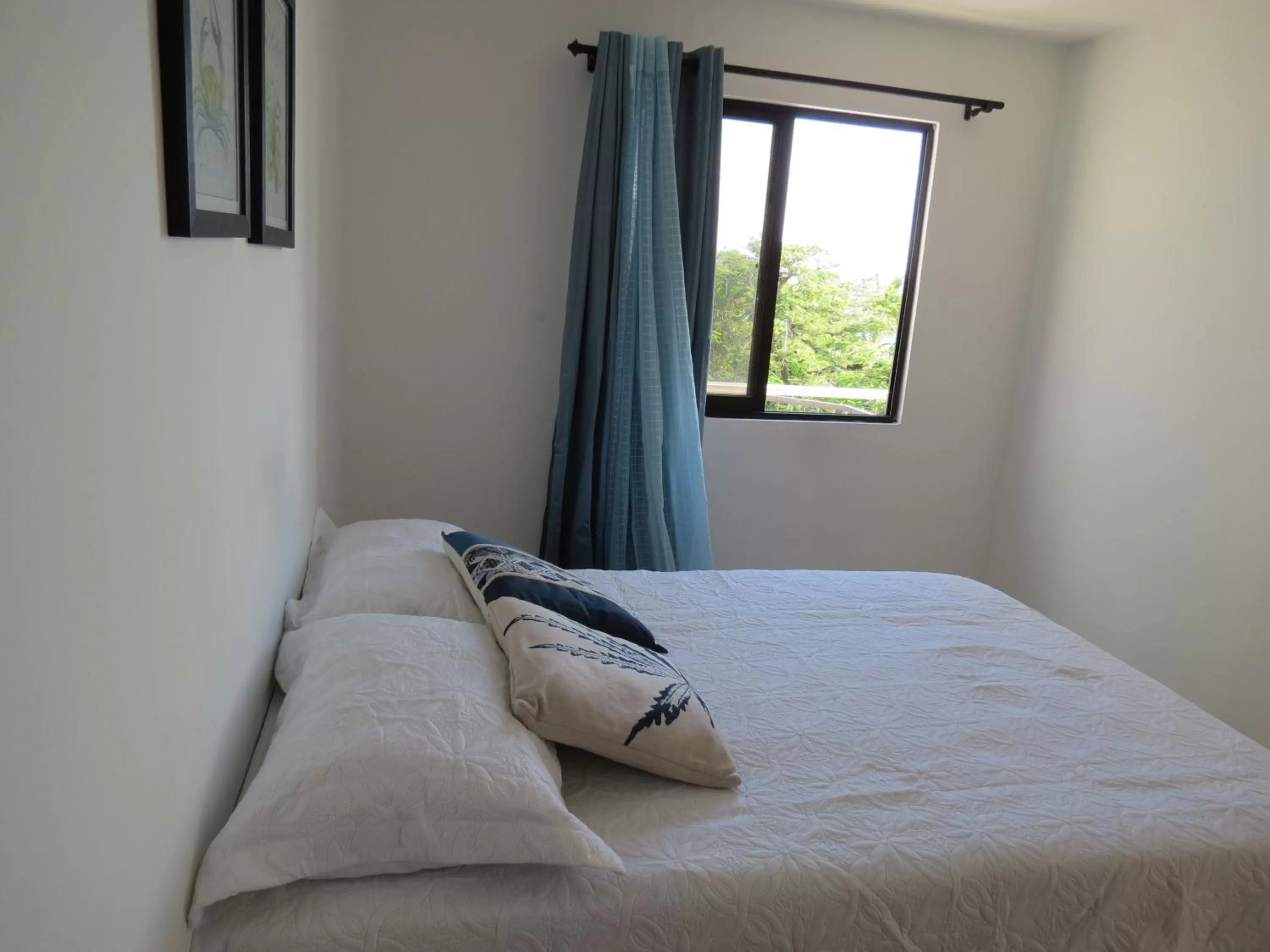 Photo of the whole room, Bed in ZOJO MARiNA BAY