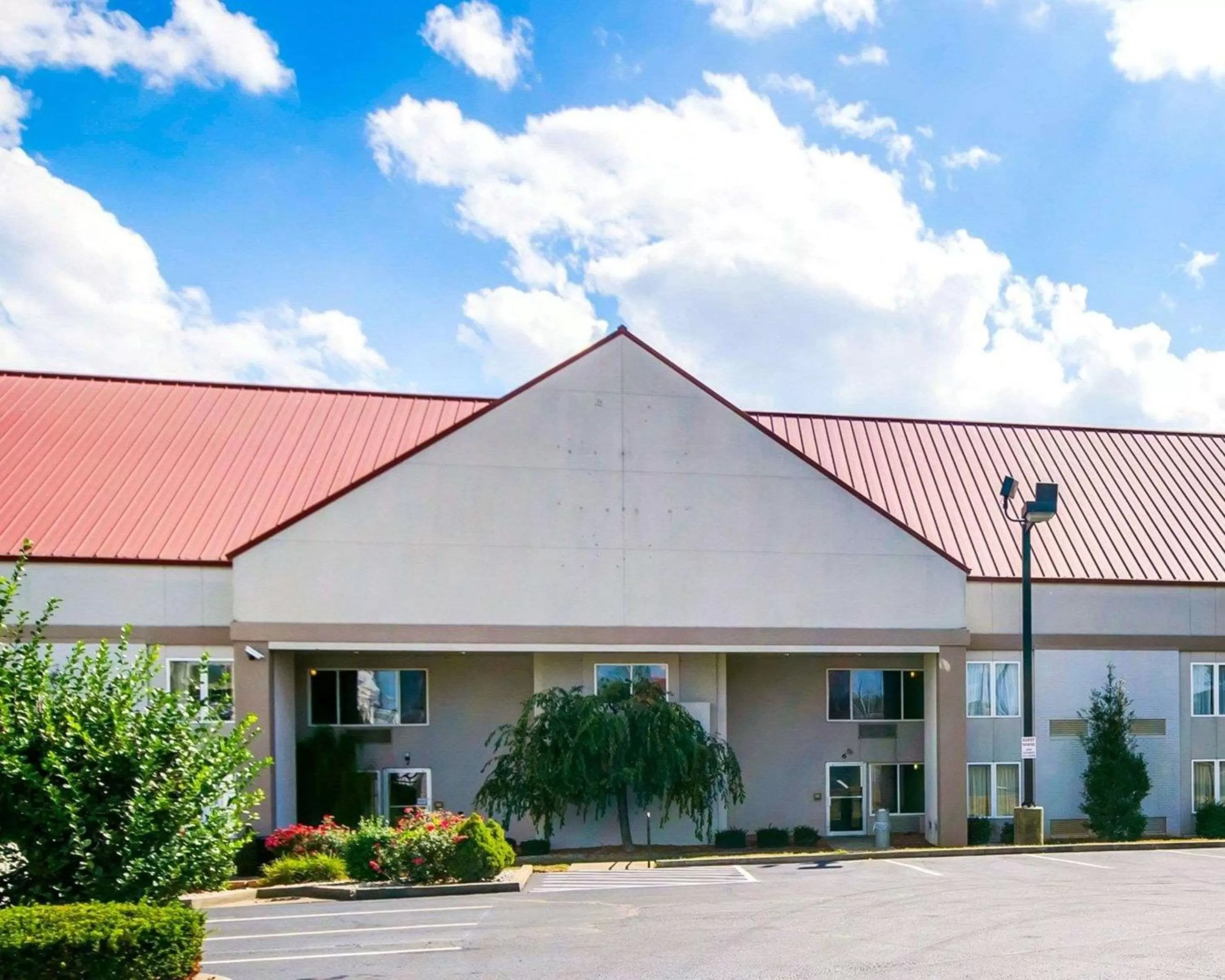 Property building in Quality Inn & Suites Elizabethtown