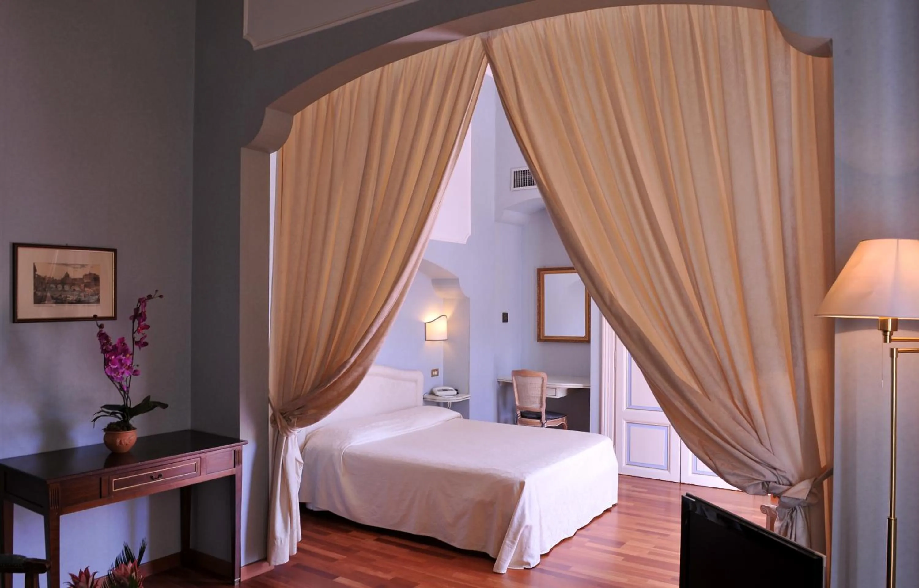 Bed in Grande Albergo Quattro Stagioni