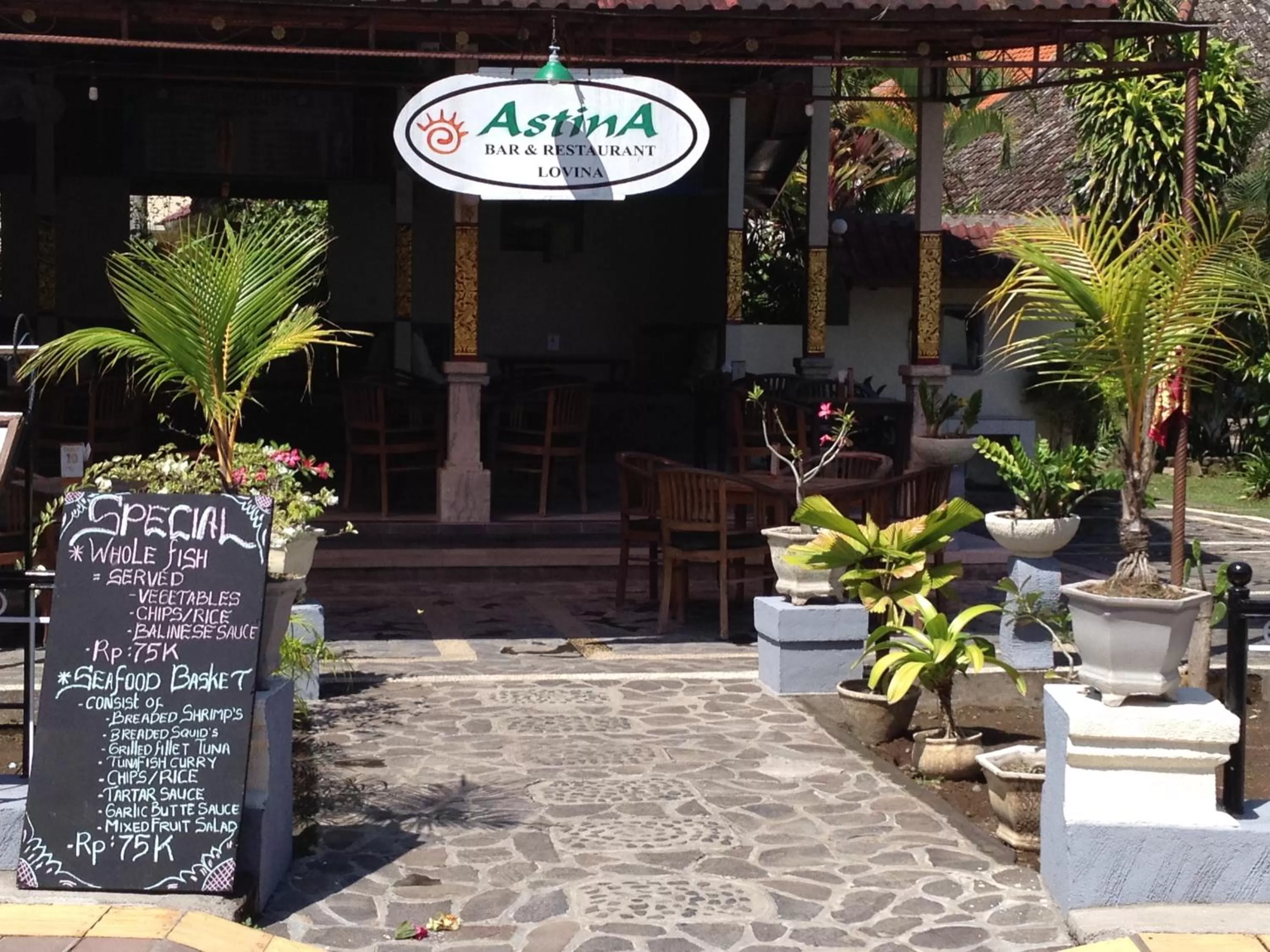 Facade/entrance, Patio/Outdoor Area in Astina Hotel