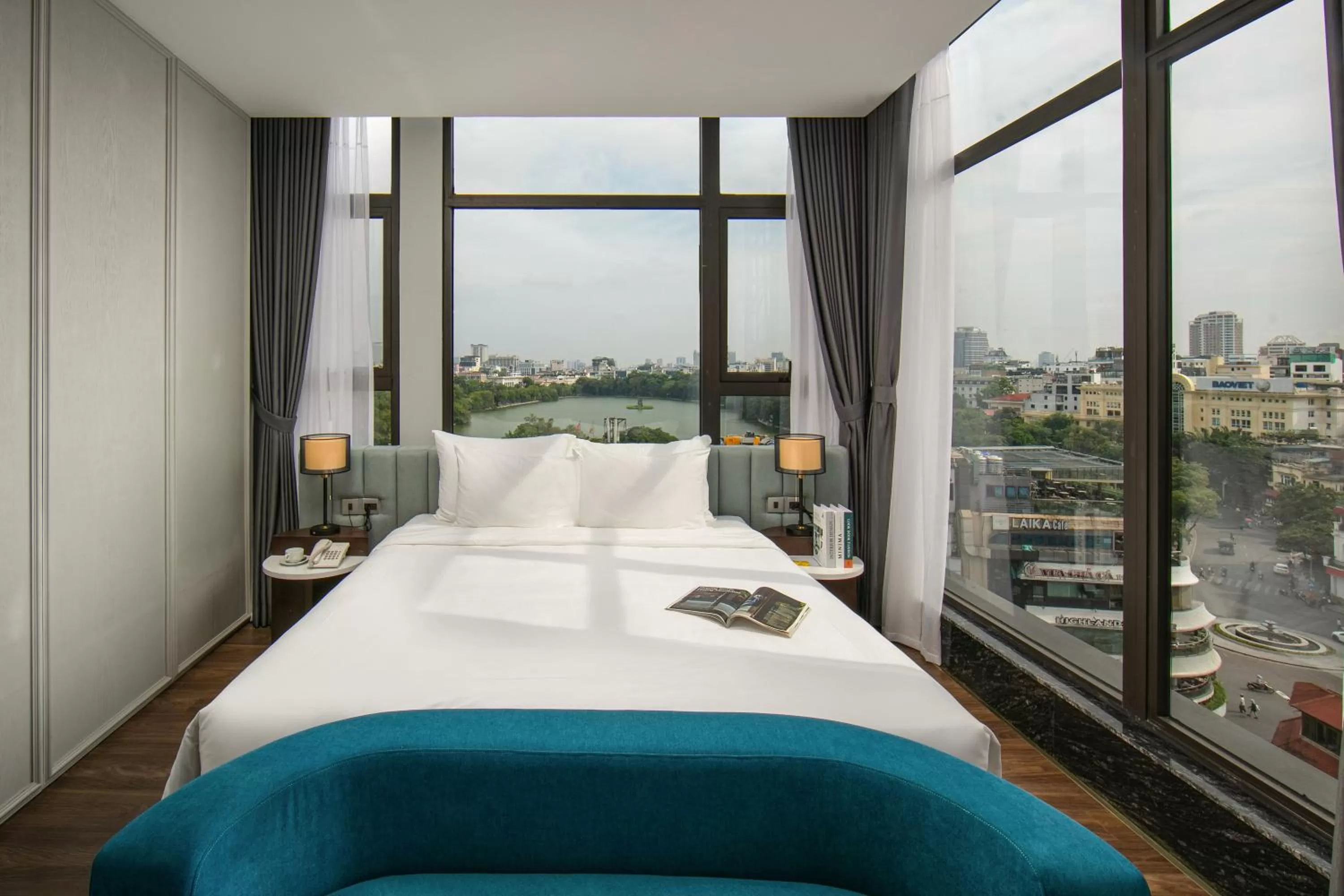 View (from property/room), Bed in MAY DE VILLE Lakeside Hotel