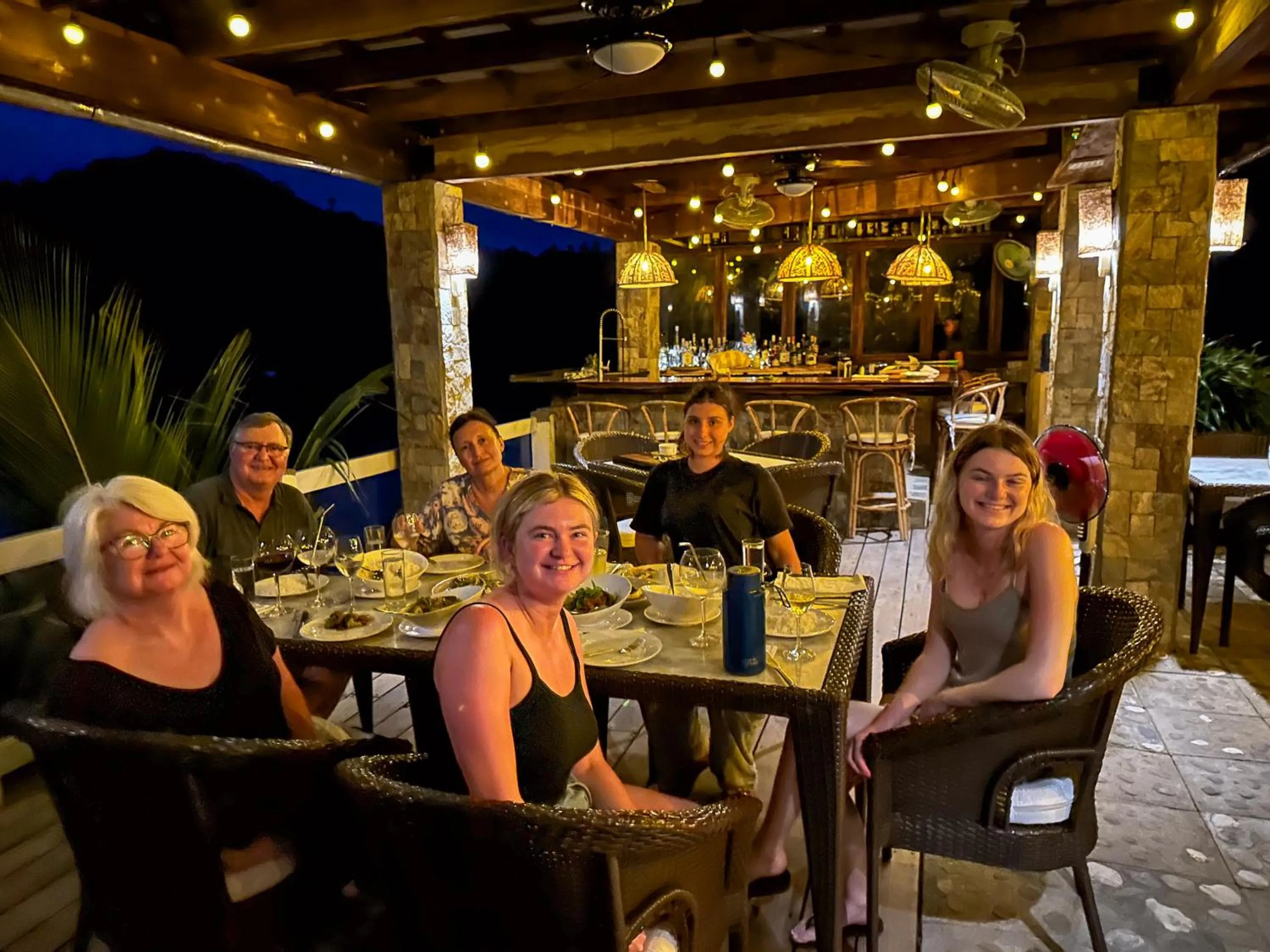 Restaurant/places to eat in Edgewater Dive & Spa Resort