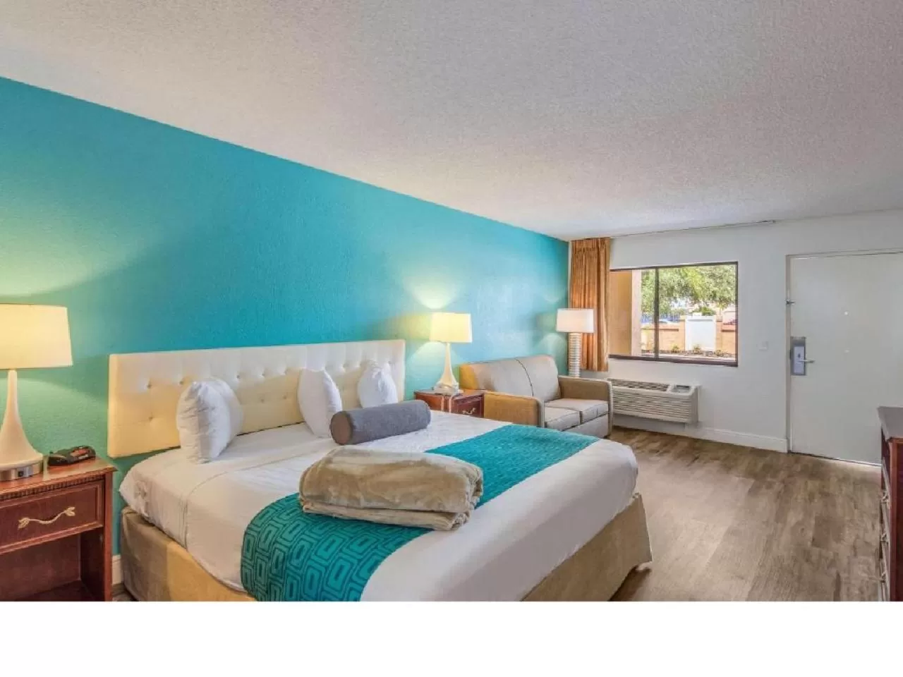 Bed in Rodeway Inn Port Richey North