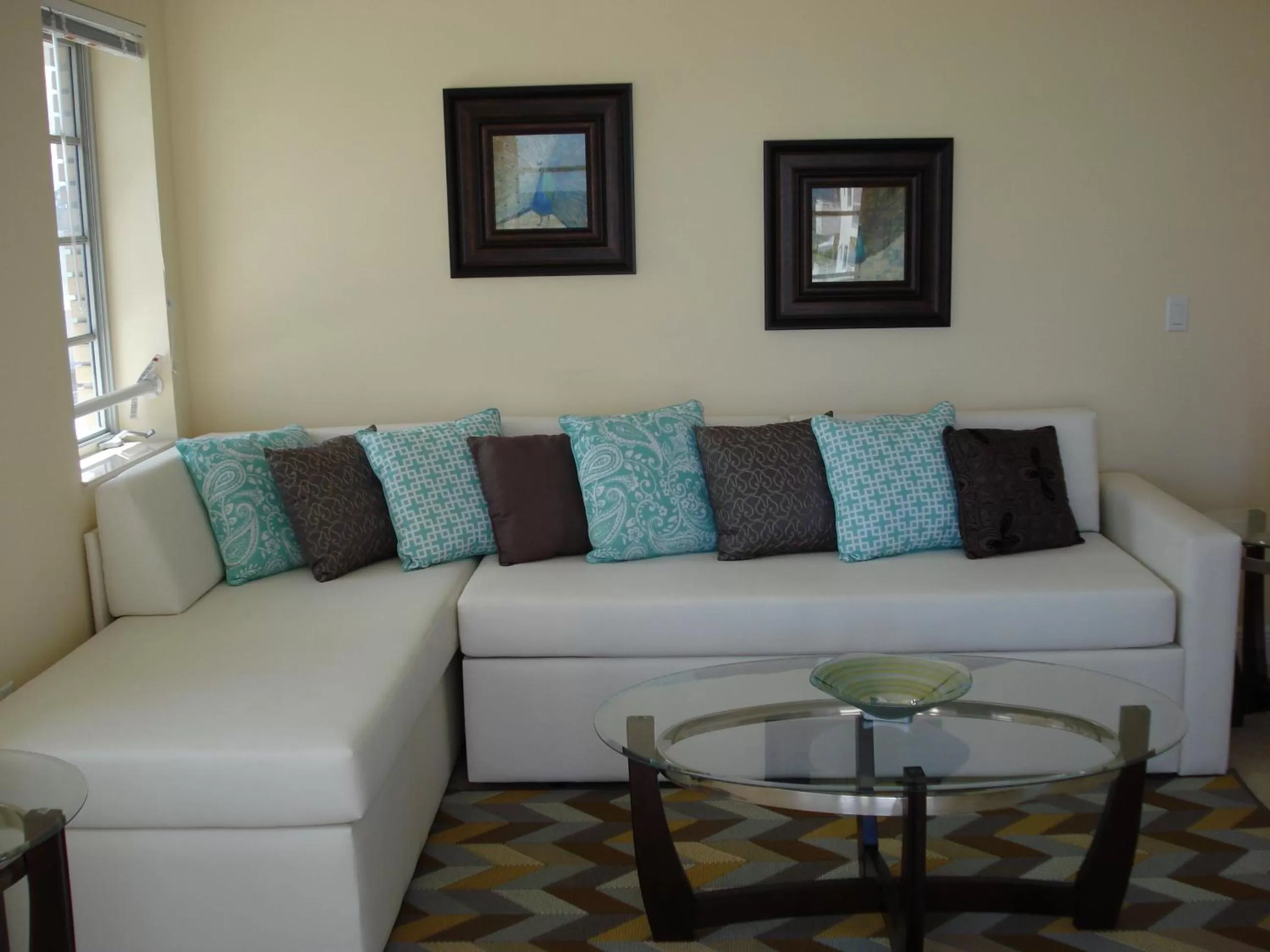 Living room in Westover Arms Hotel